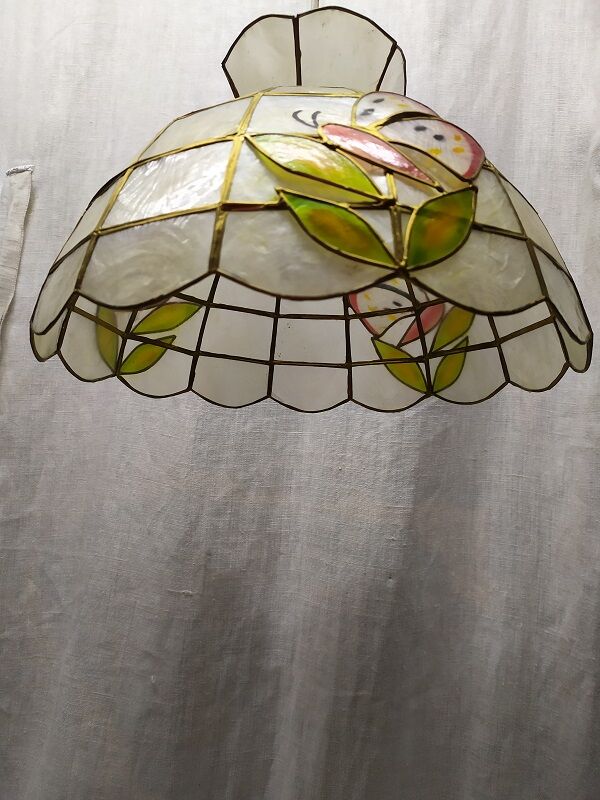 Suspension en nacre papillon et laiton vintage 31 cm