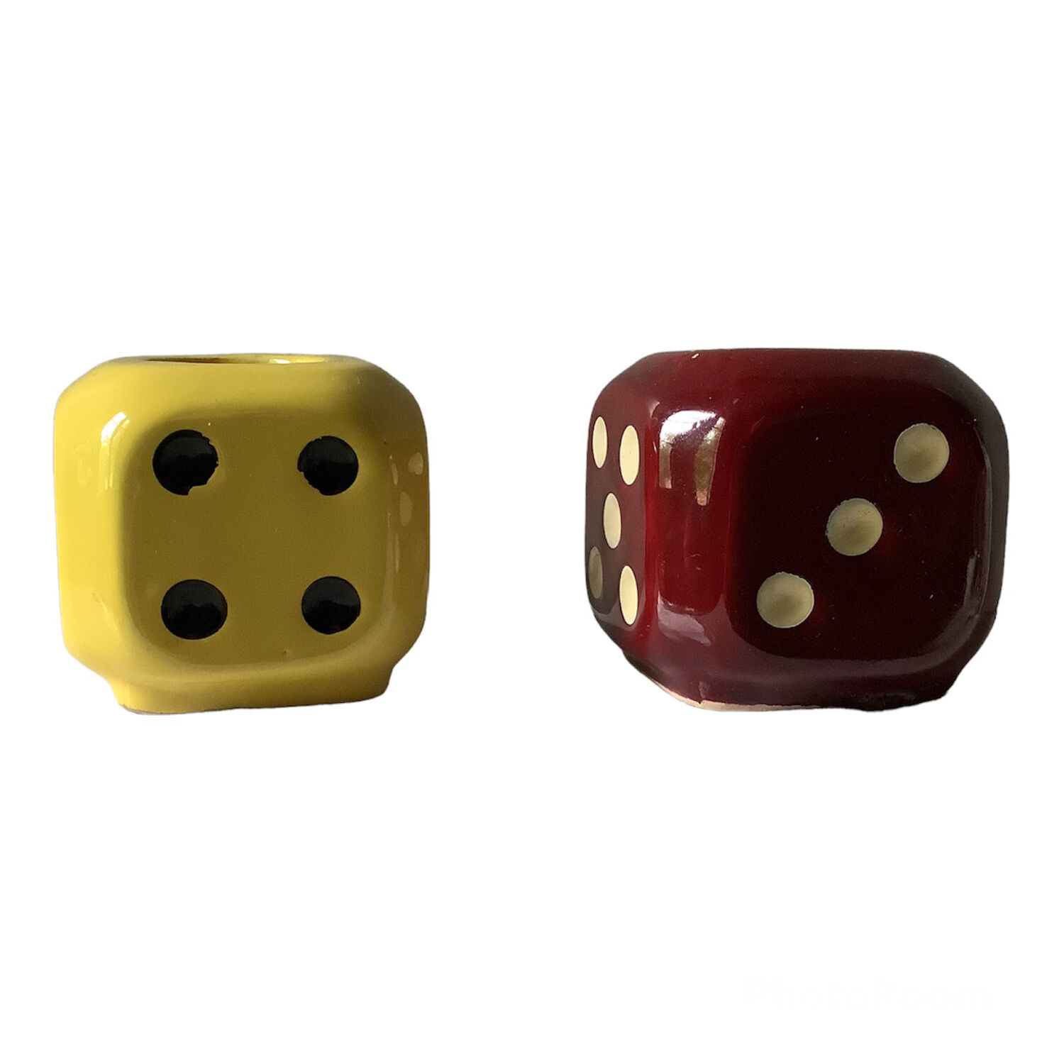 De-shaped candle holders