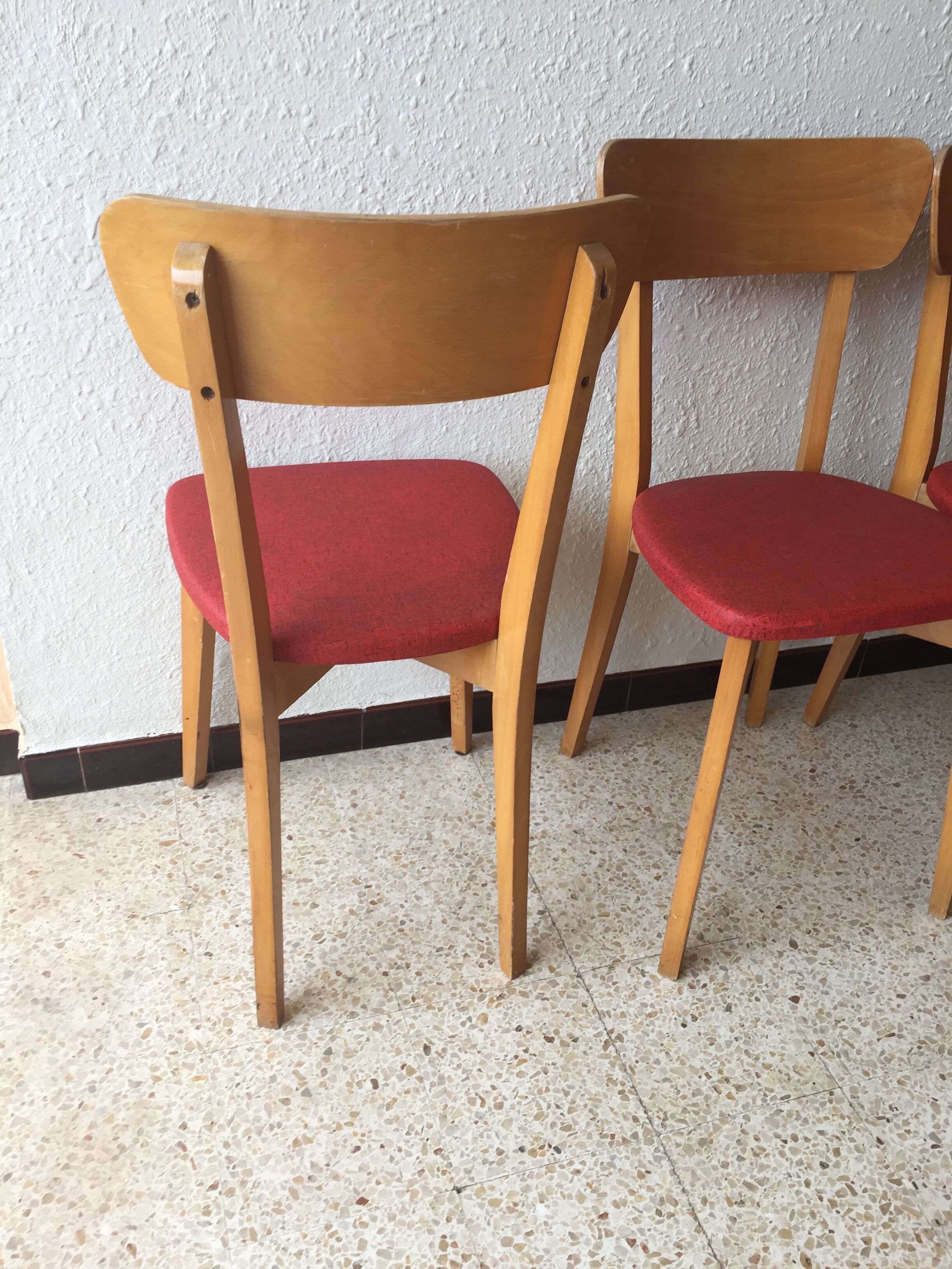 Set of 5 vintage wood and leatherette chairs