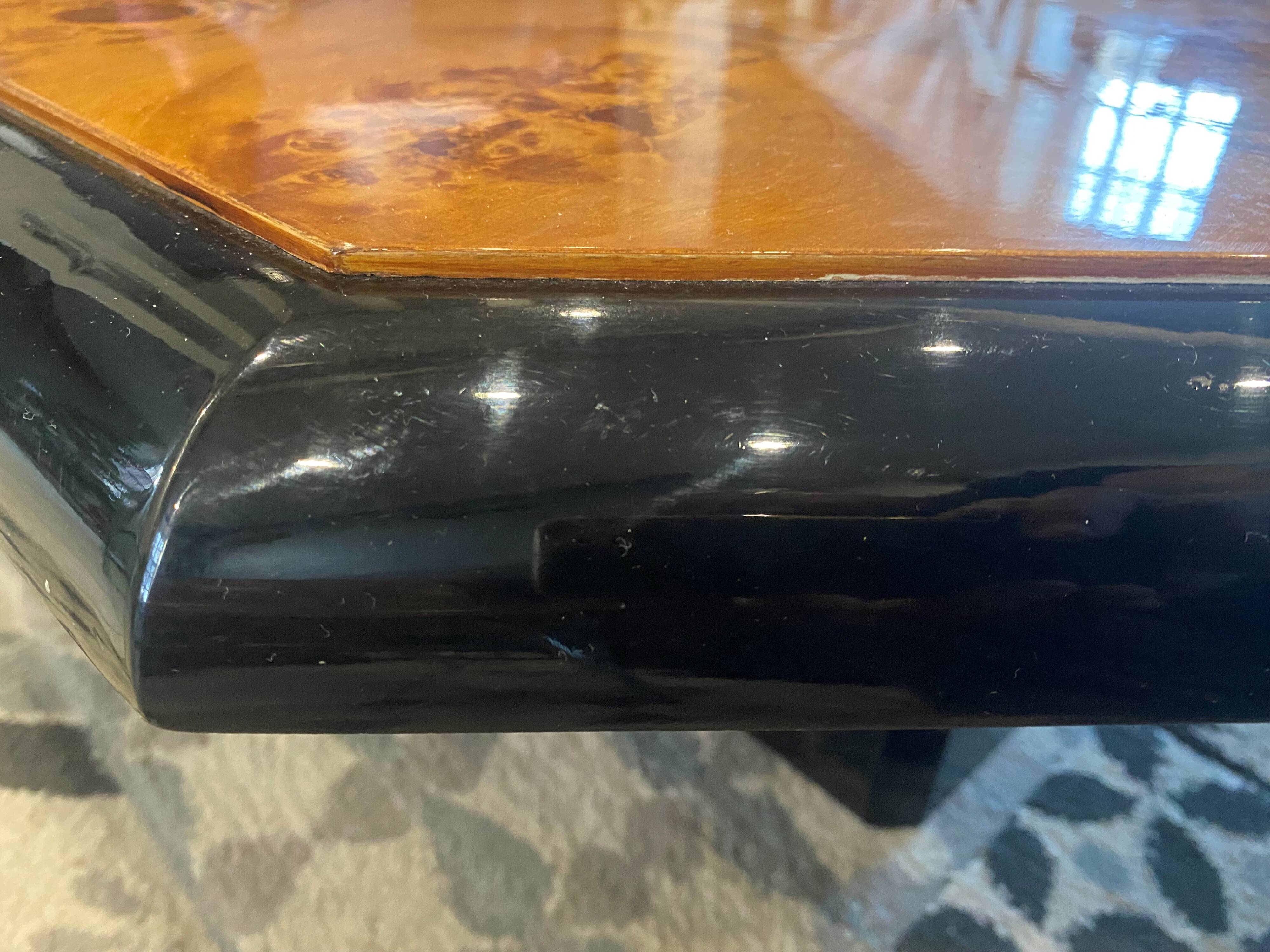 Table basse en loupe d’orme vintage 70s