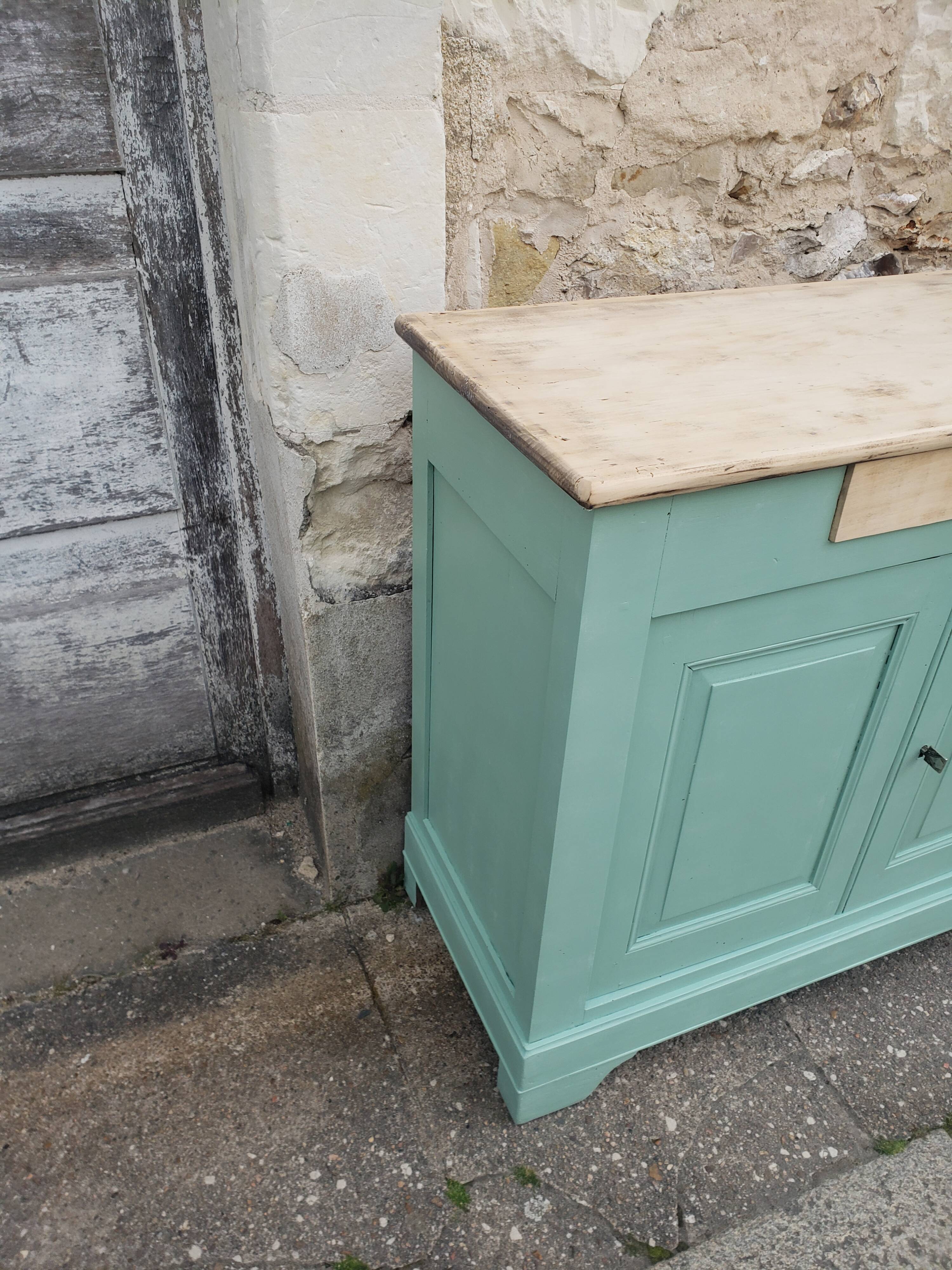 Parisian buffet green mint countryside