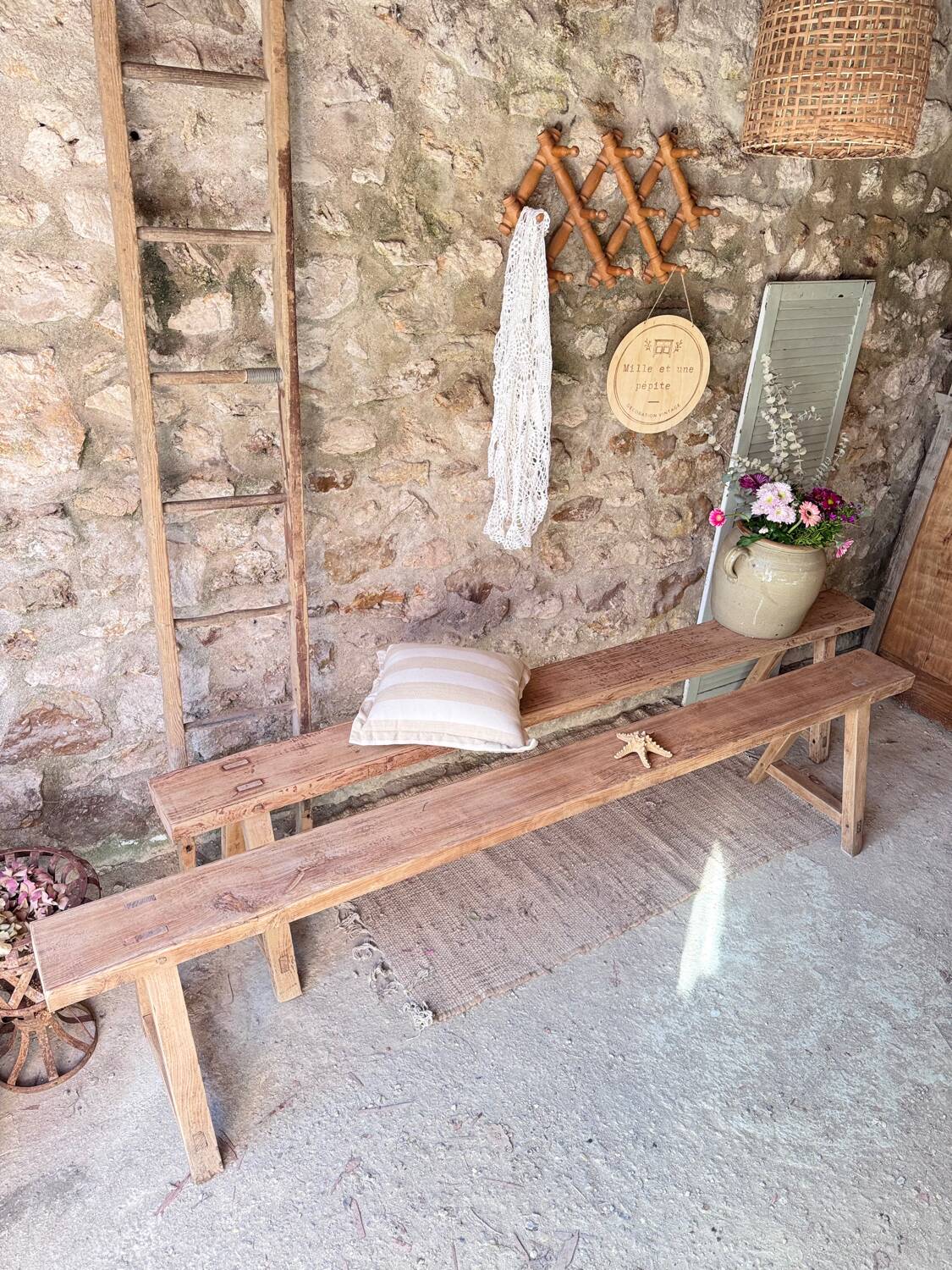 Paire de bancs de ferme