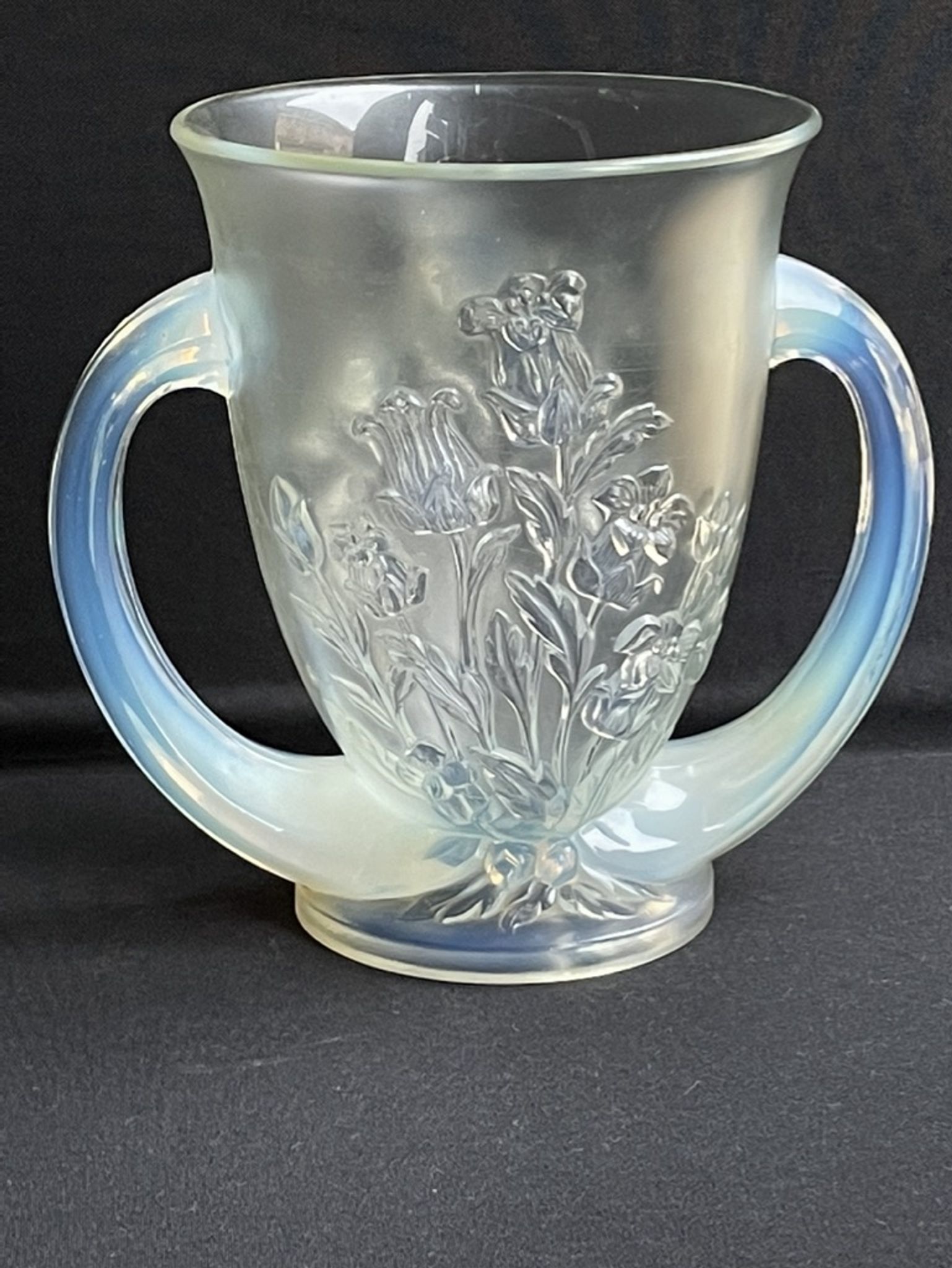 Large vase with 2 Art Deco handles signed Verlys