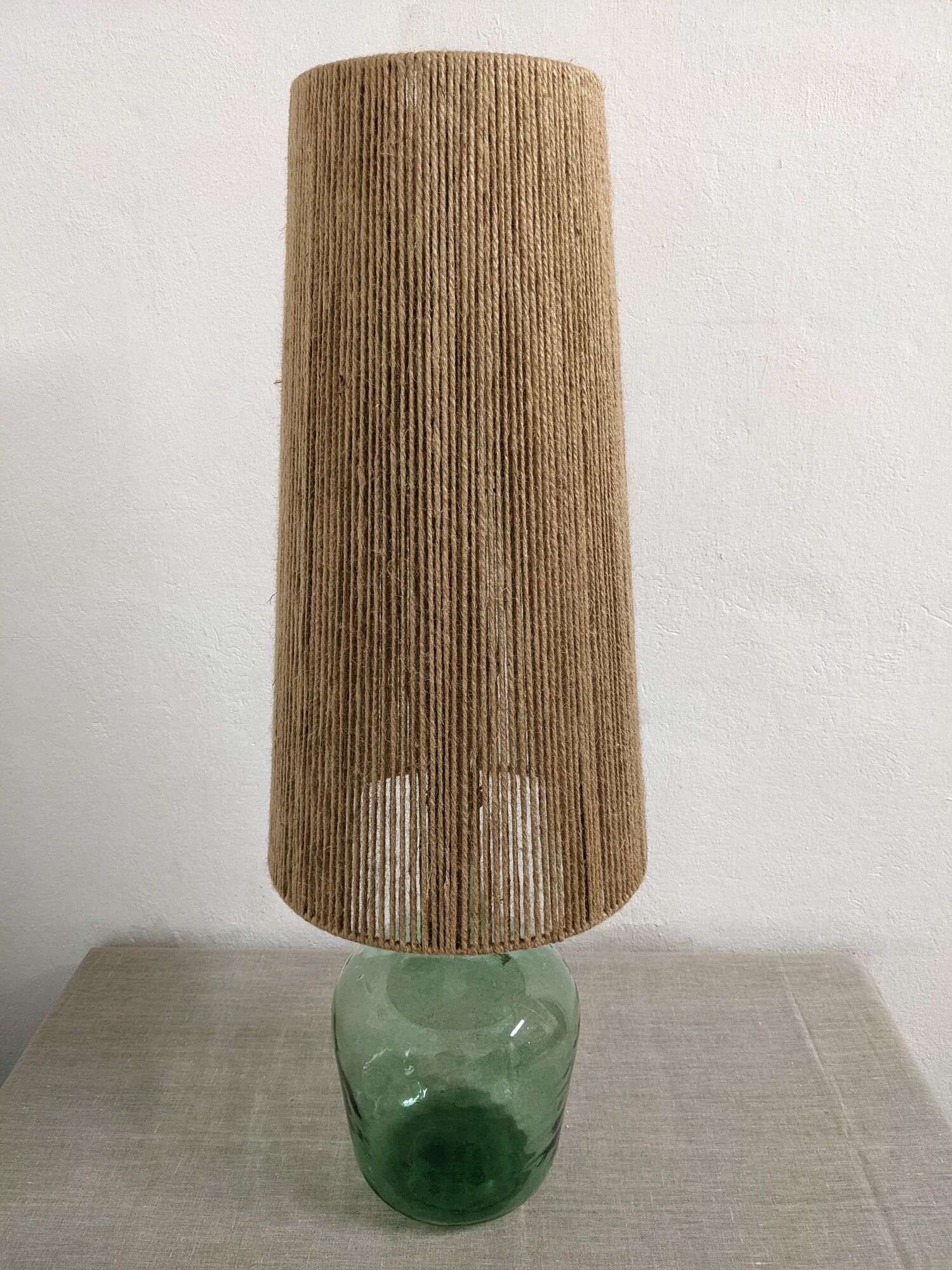 Vintage demijohn lamp in glass and XXL jute rope