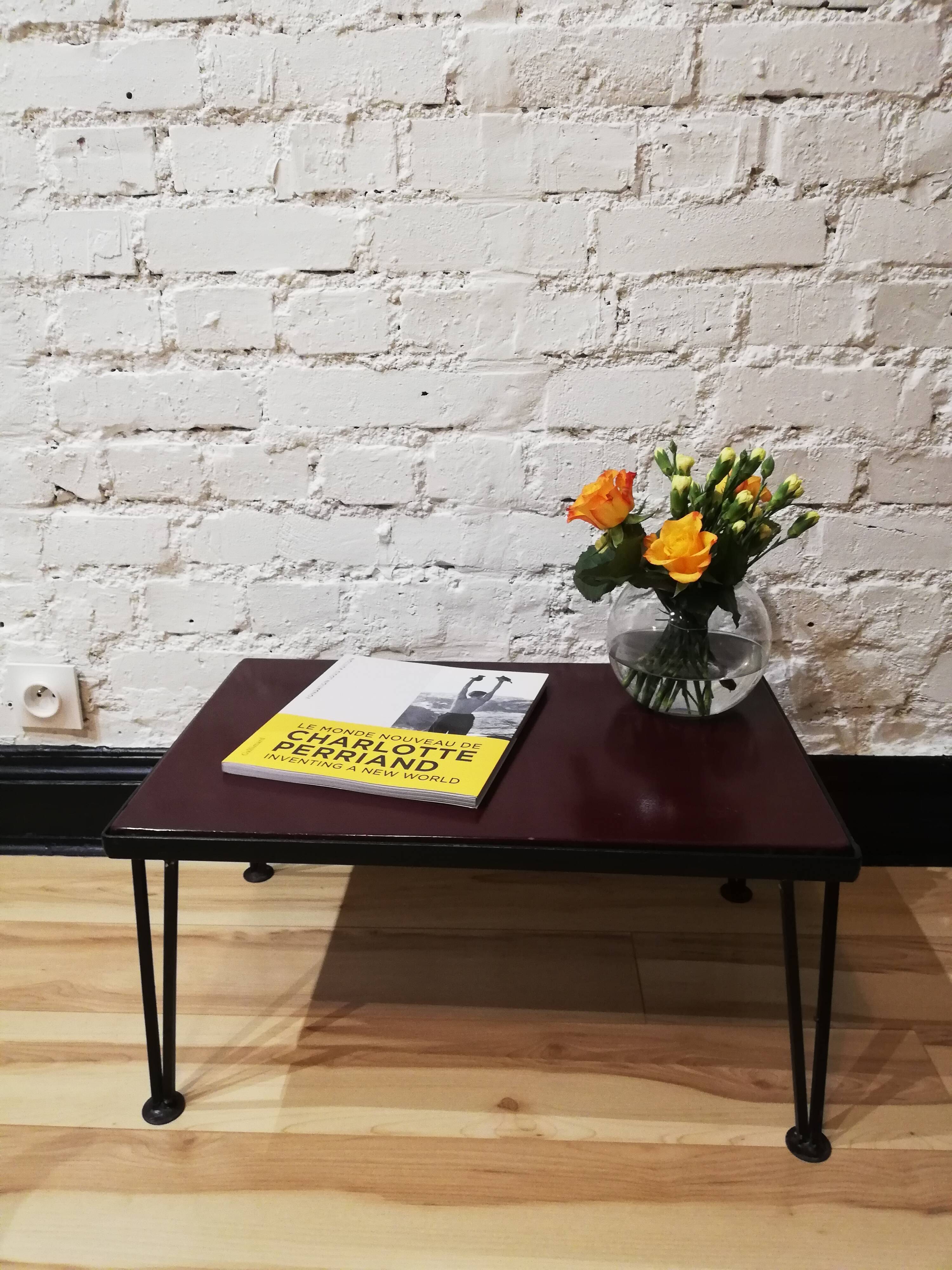 Coffee table black iron compat legs