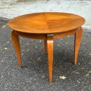 Vintage round coffee table Art Deco style — Light wood & saber legs 1940