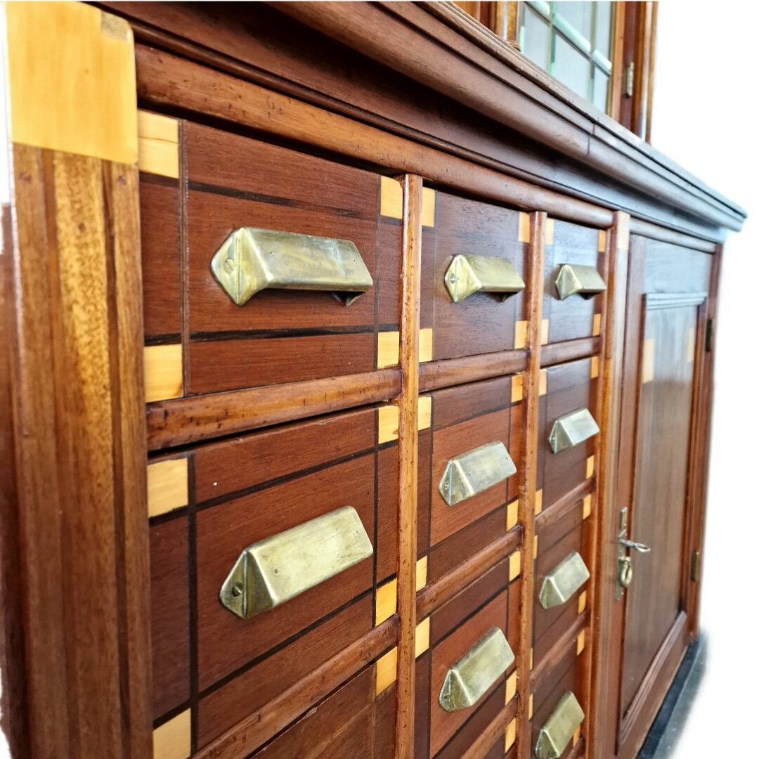 Armoire d’apothicaire Art Déco en acajou et marbre, 1909