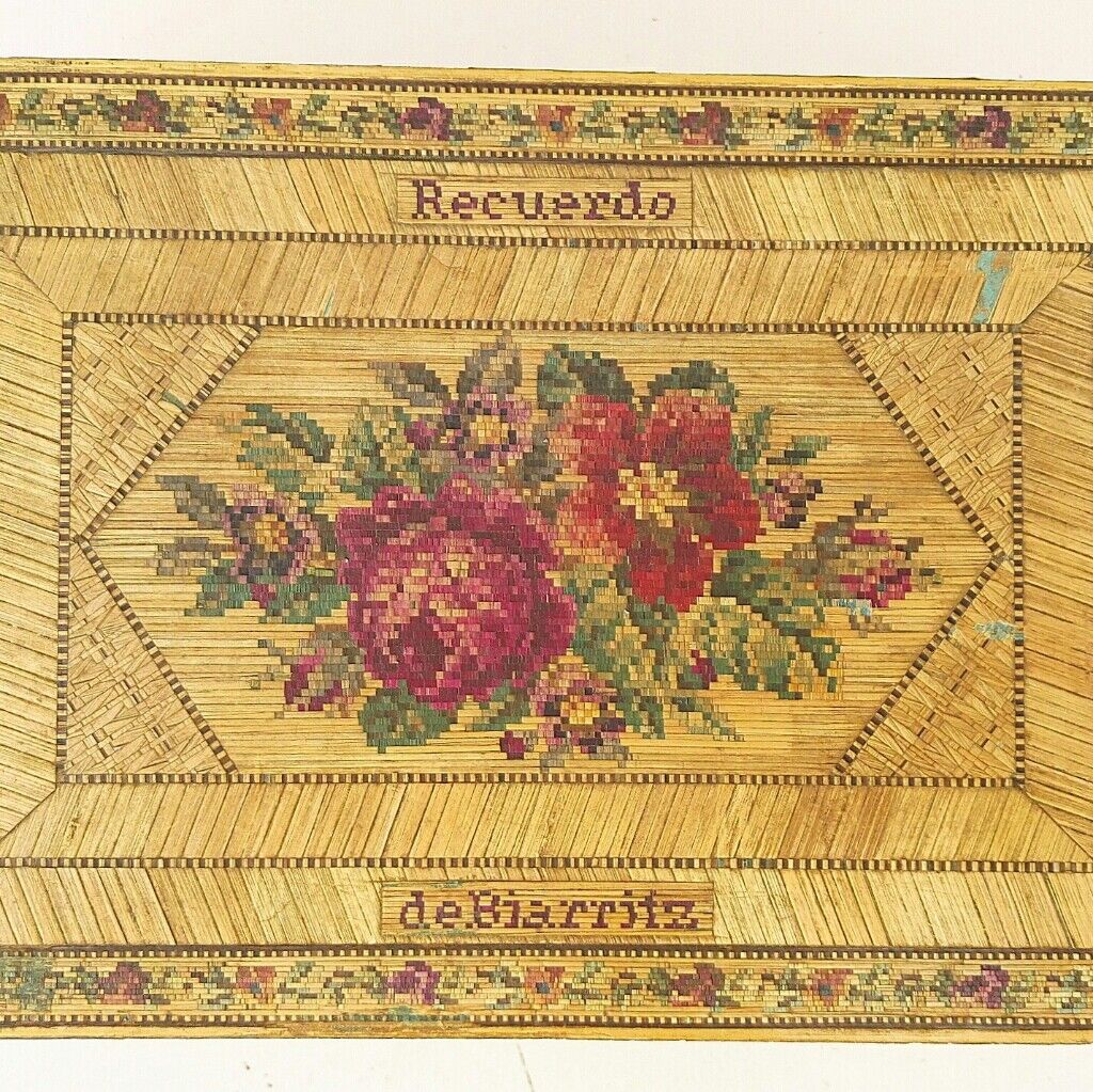 Straw marquetry box souvenir of vintage Biarritz