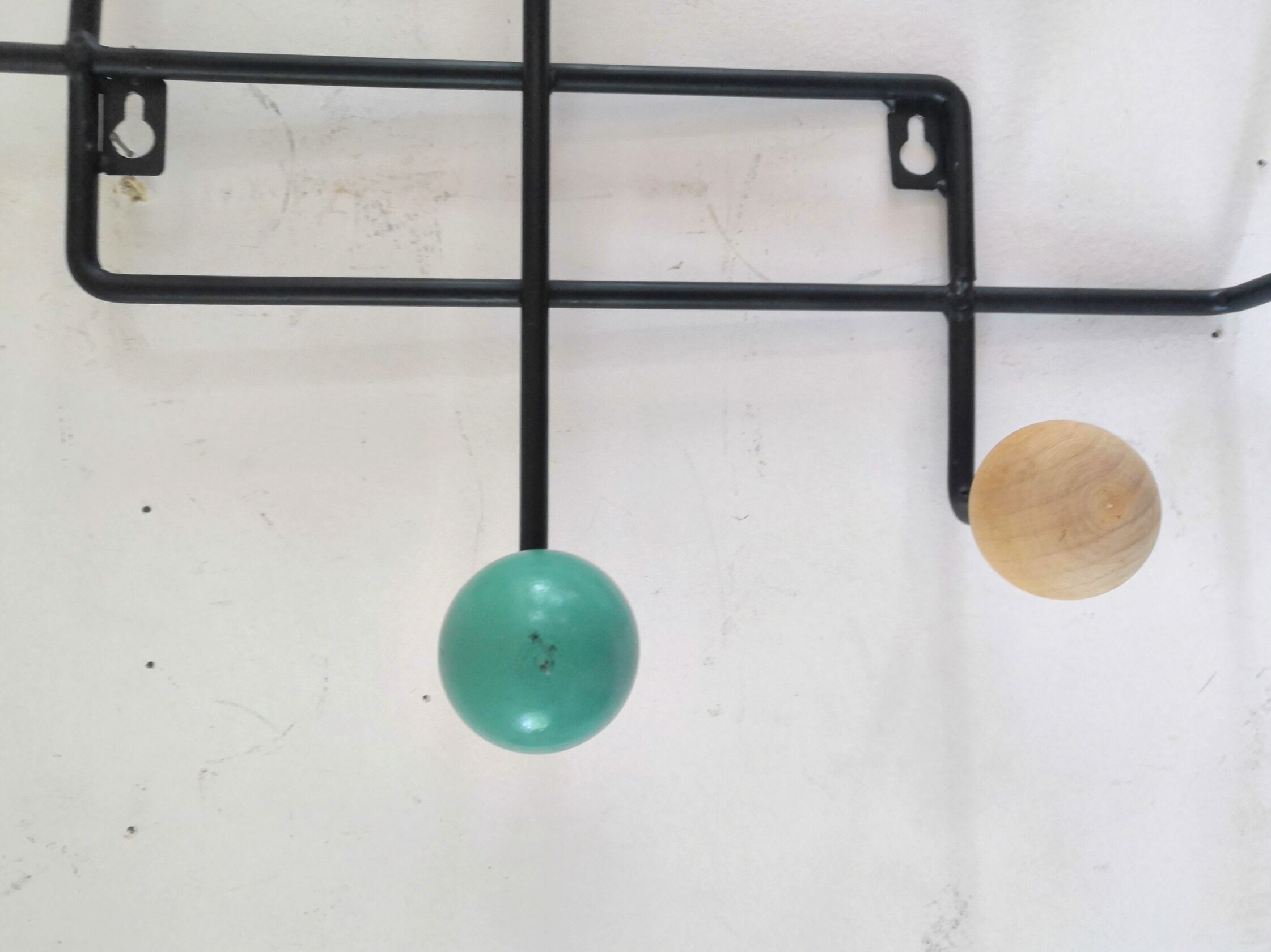 Ball wall coat rack
