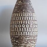 Brutalist Scandinavian modernist ceramic vase by Mari Simmulson for Upsala Ekeby, Sweden, 1970s.