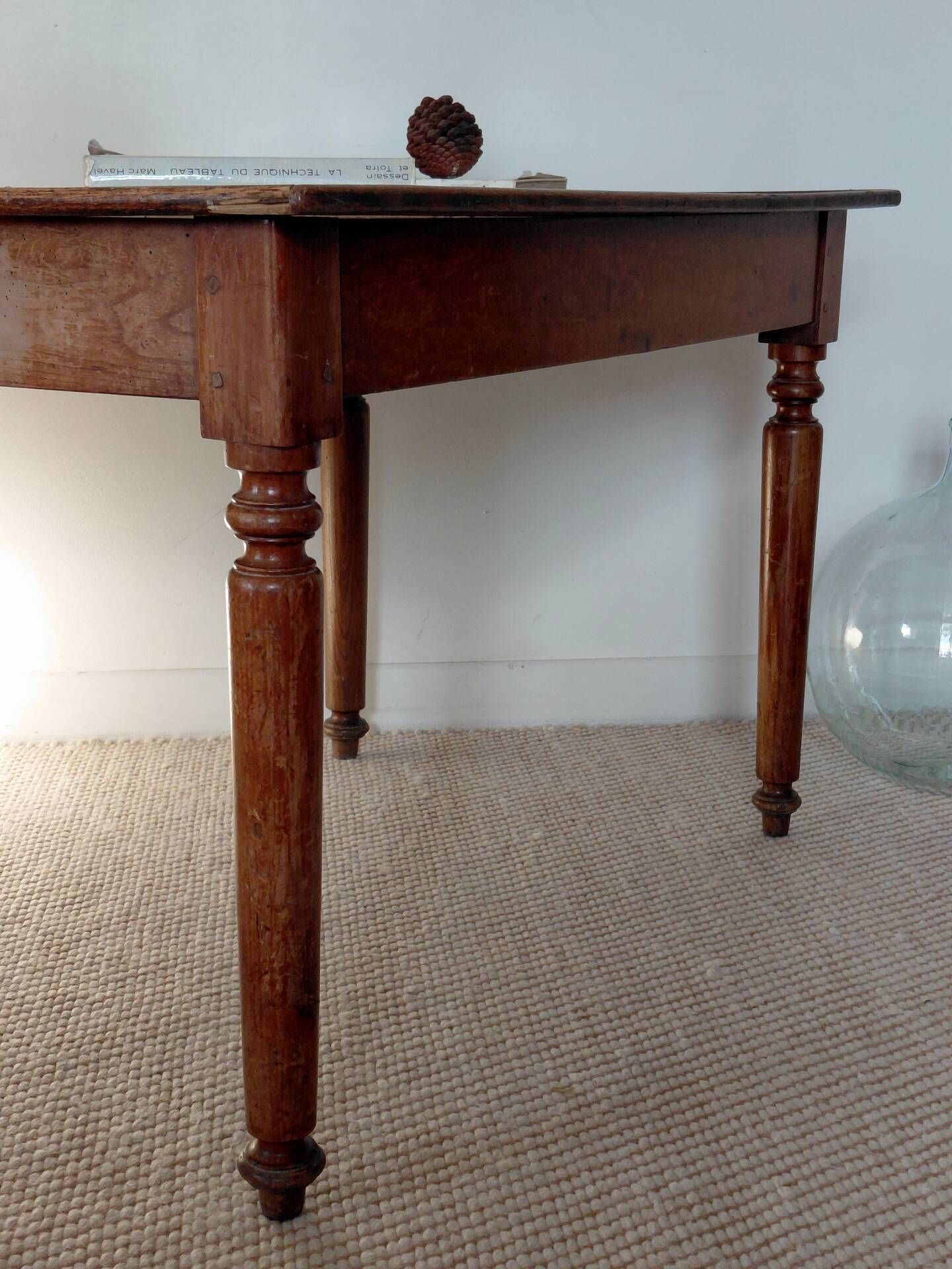 Table / Vintage cherry wood desk with turned legs – Natural patina