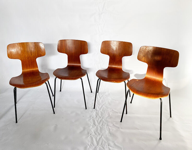 Set of four Danish hammer chairs by Arne Jacobsen for Fritz Hansen
