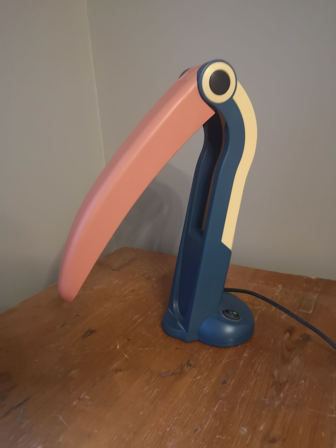 Vintage toucan lamp