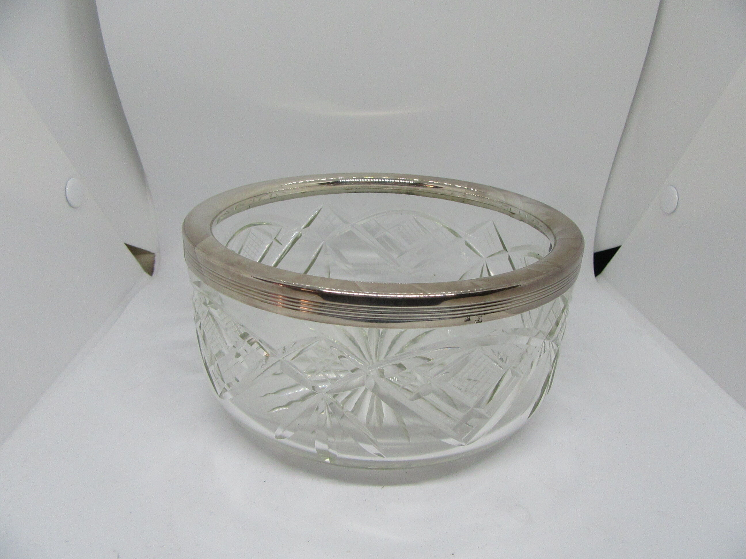 Crystal cutting and Metal agented cup