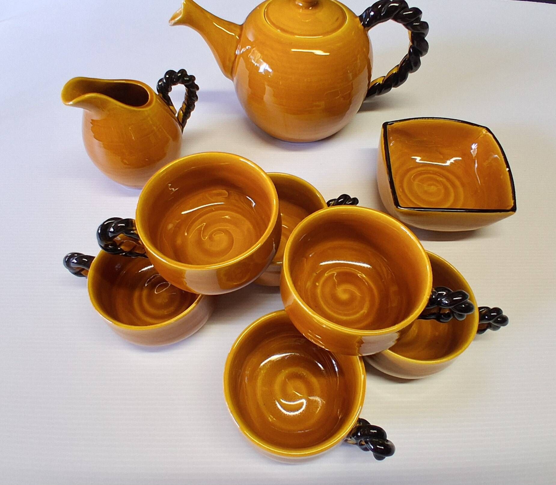 Very nice coffee service set from Vallauris in good condition.