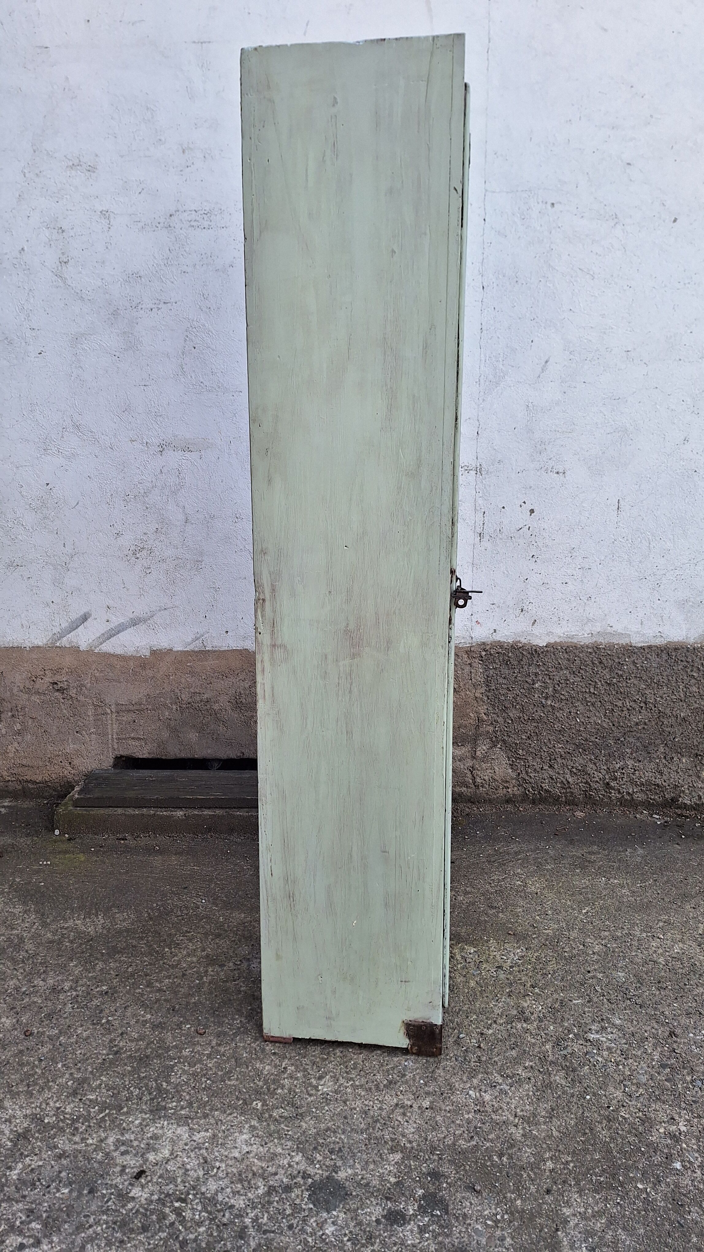 Wooden industrial cloakroom