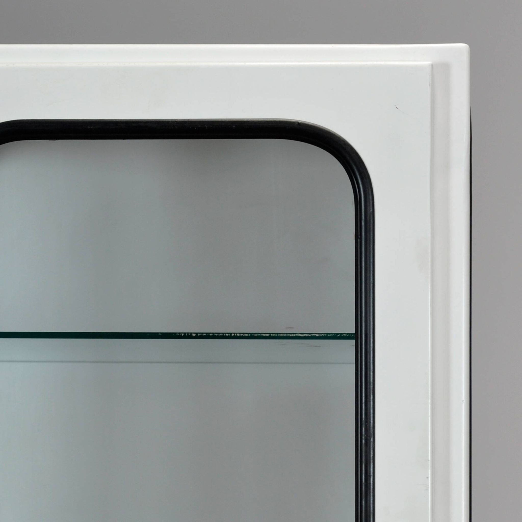 Cabinet médical vintage, années 1970