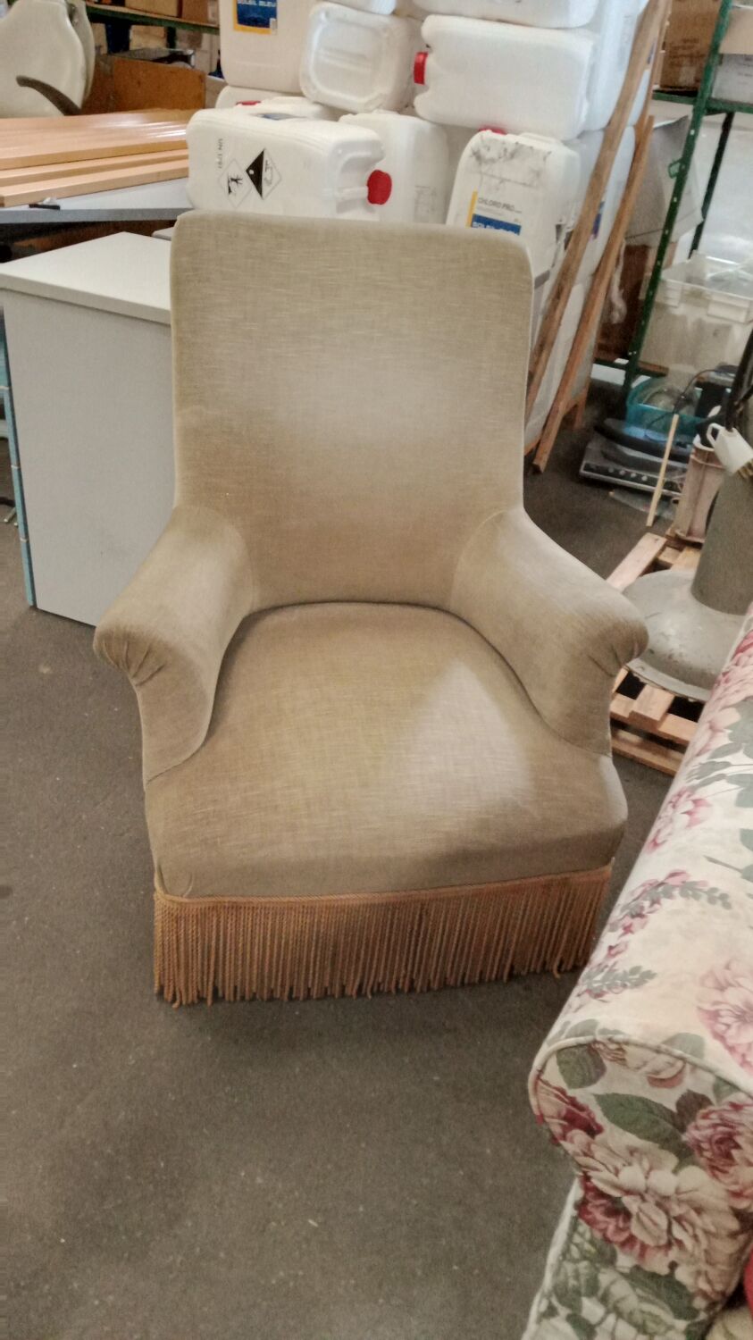 Toad armchair