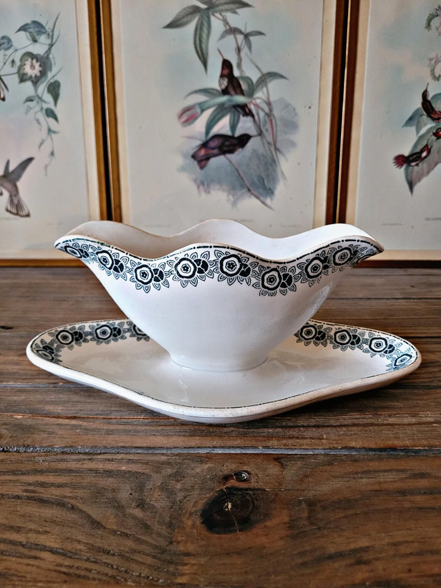 Ironstone sauce boat La Française EGT Ibéria - eastern earthenware