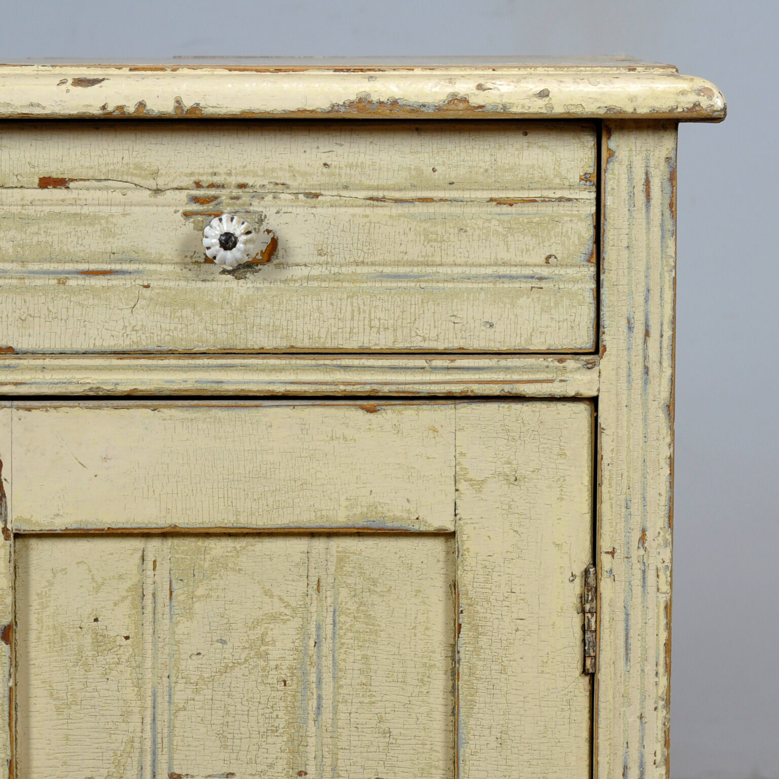Buffet en pin ancien, vers 1910