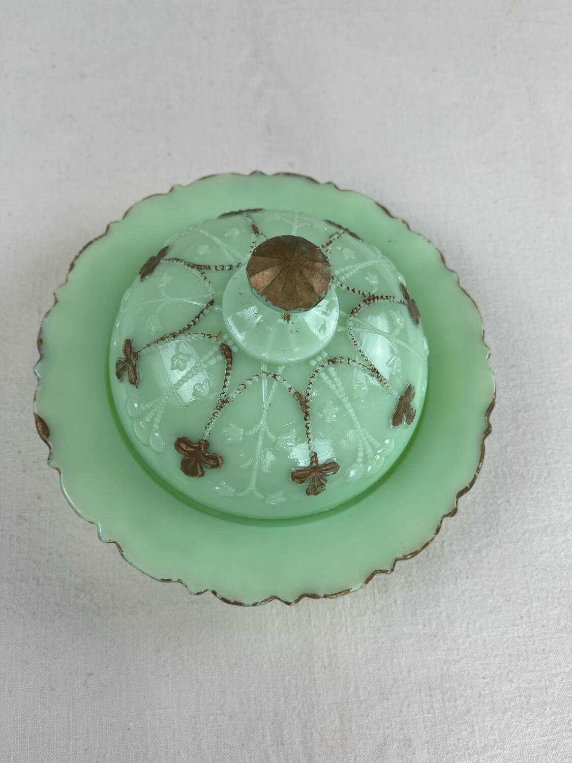 Jade green opaline bonbonnière