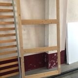 Interior's single solid wood bed, english style