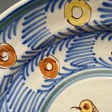 Plat faience ancienne signé