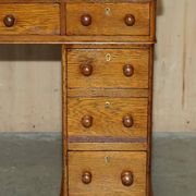 Bureau victorien en chêne miel avec cuir teint à la main