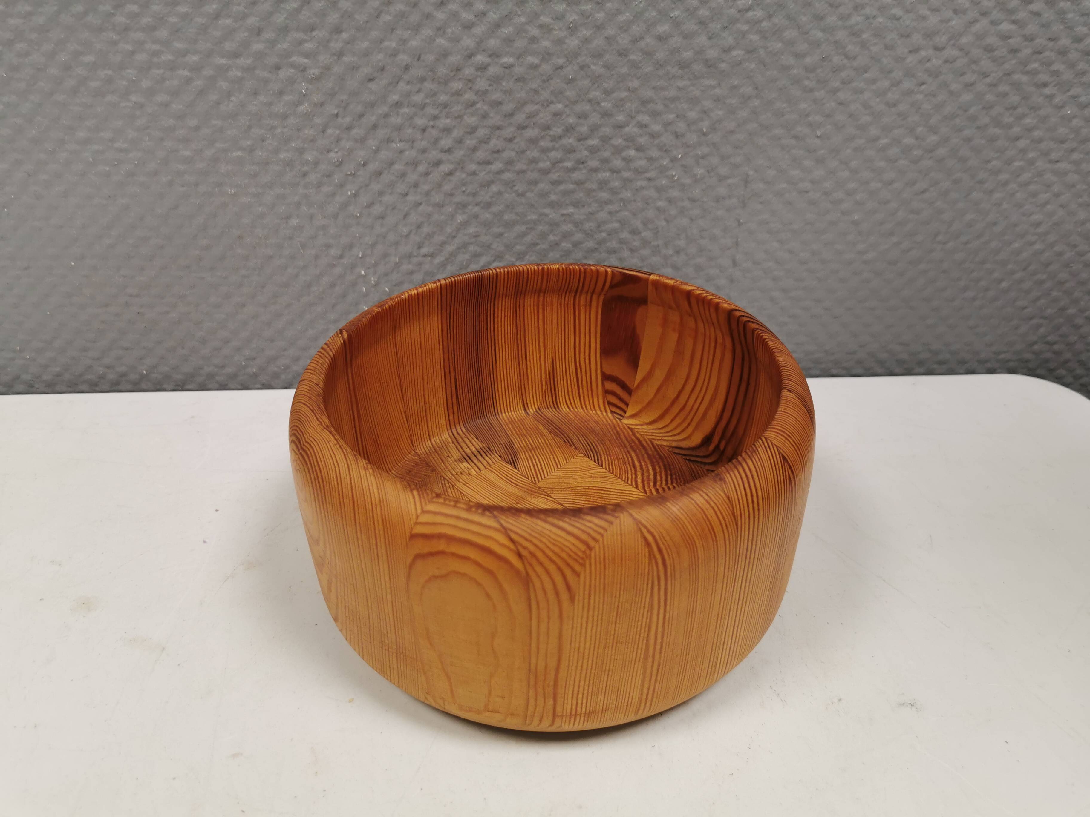 Danish bowl in turned pine from the 1970s-80s.