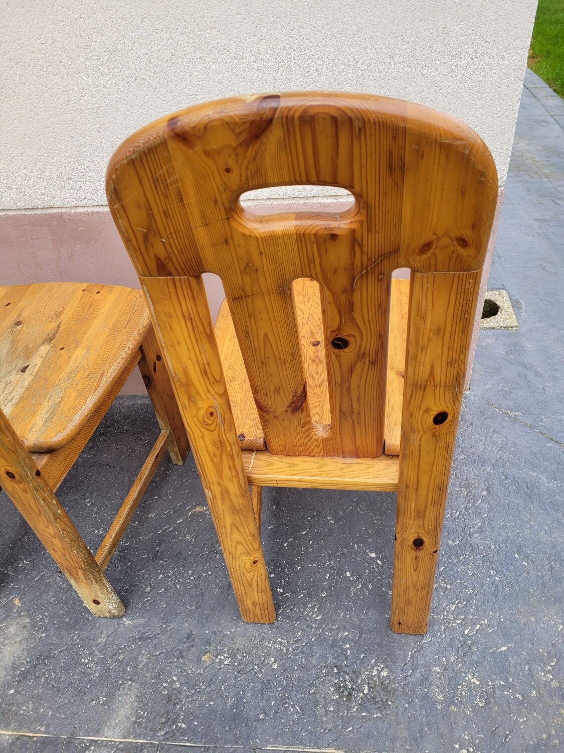 6 pine chairs