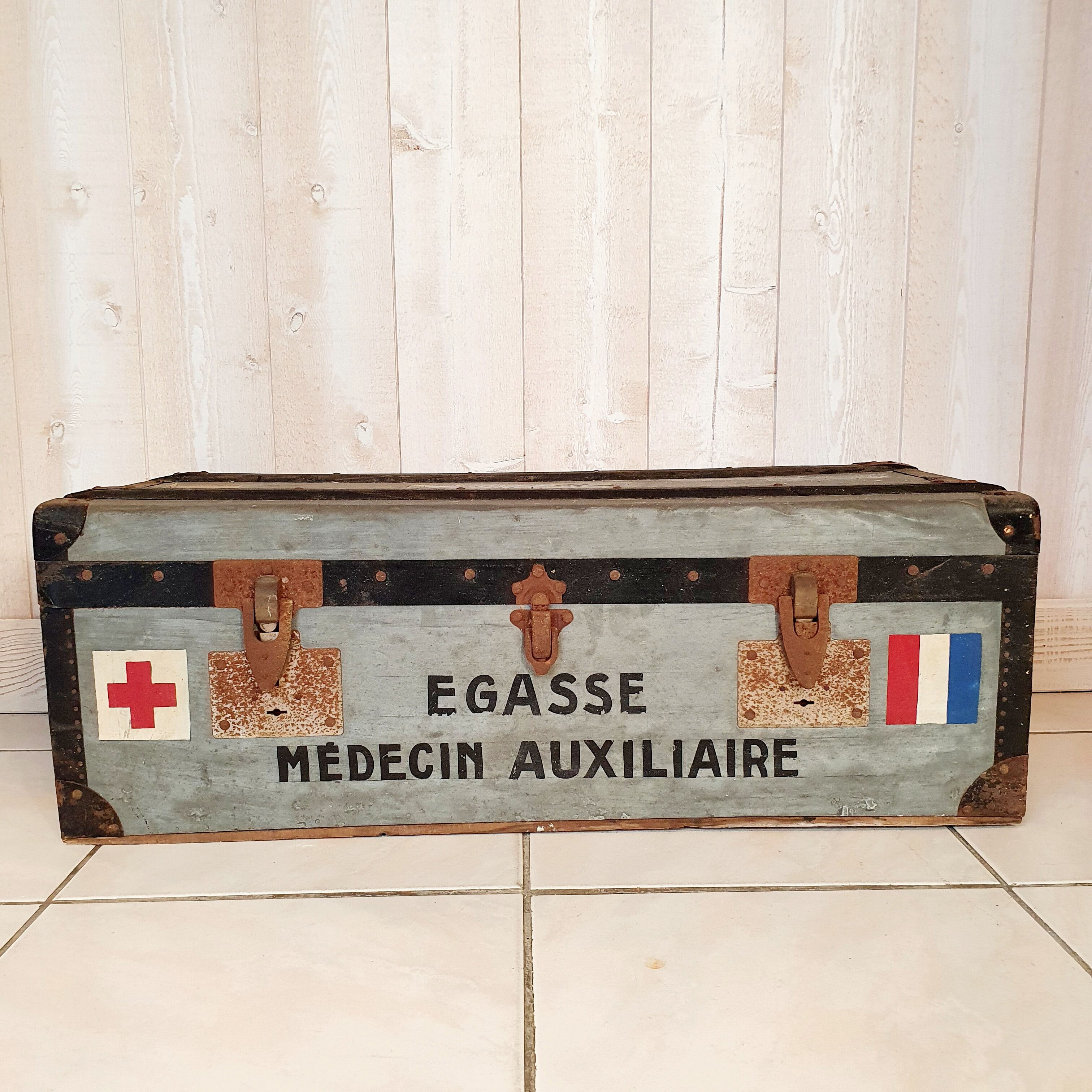 Military malle of an auxiliary war doctor 14-18