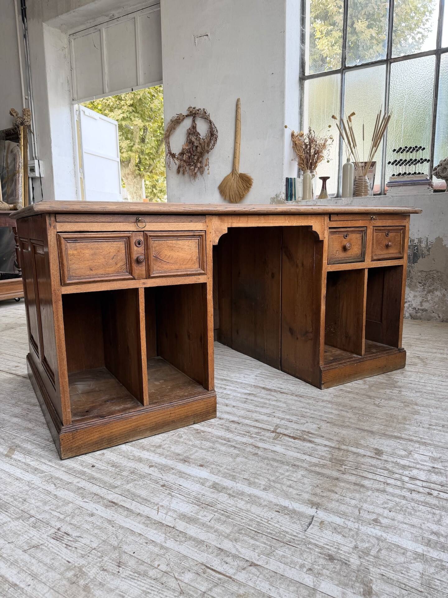 Counter or desk in oak from the 1950s.