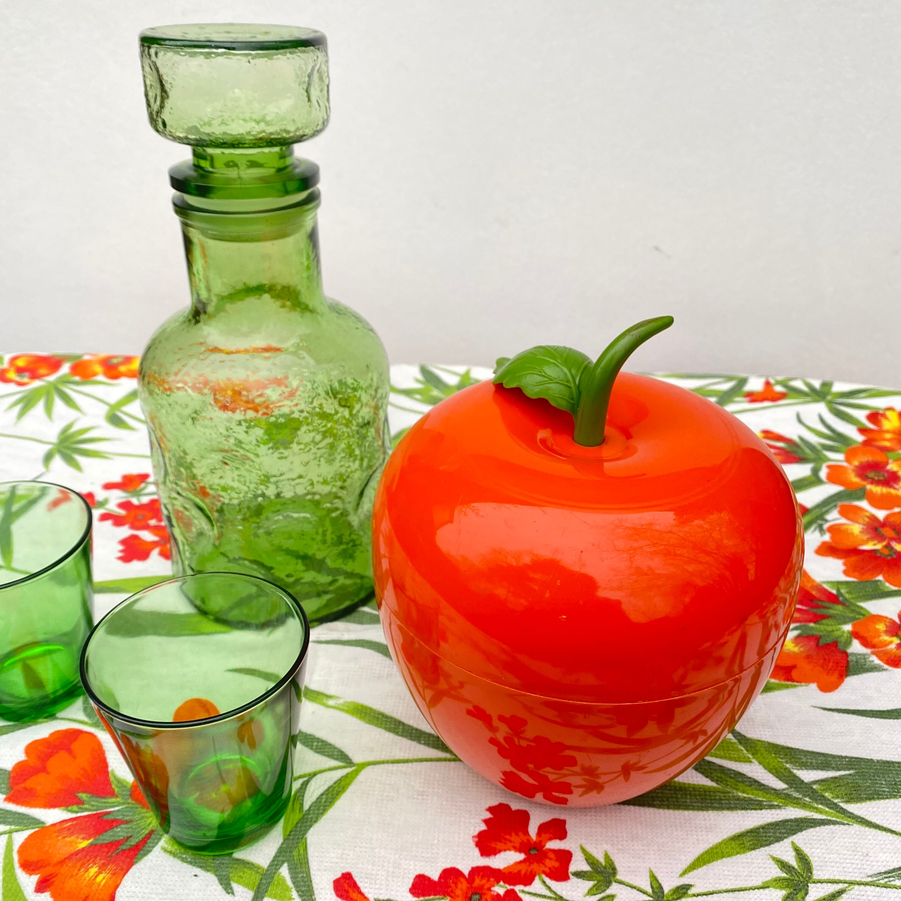 Vintage apple ice bucket SOM