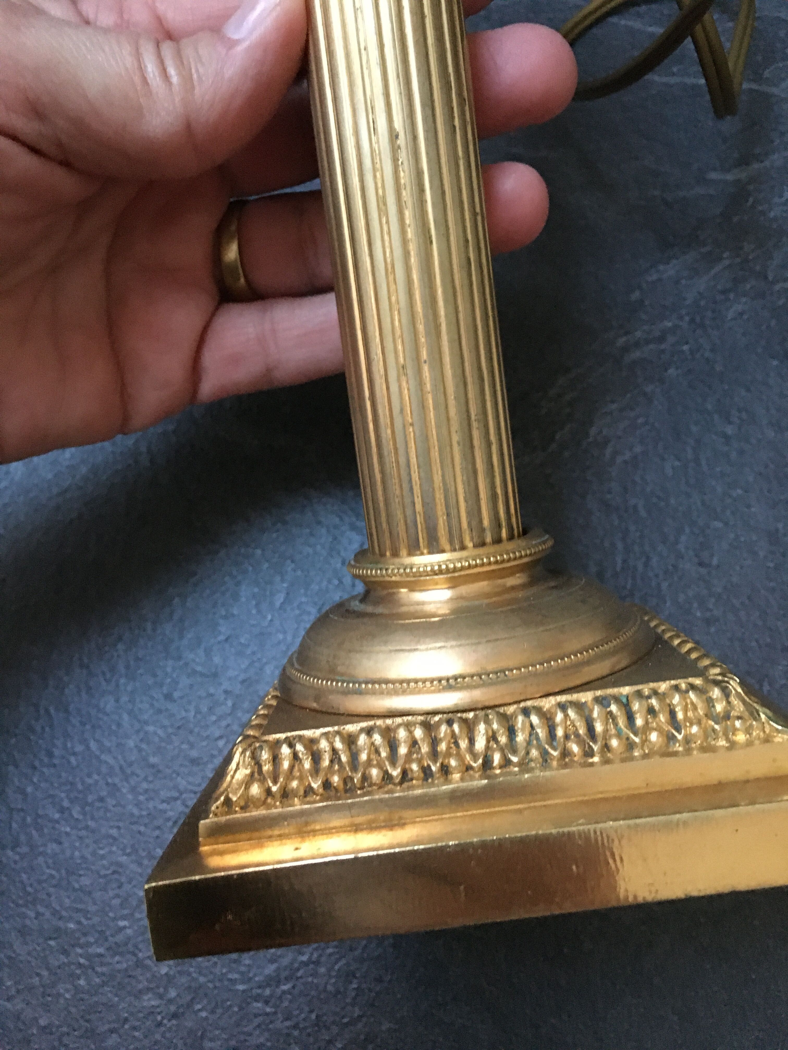 Golden bronze Corinthian column lamp