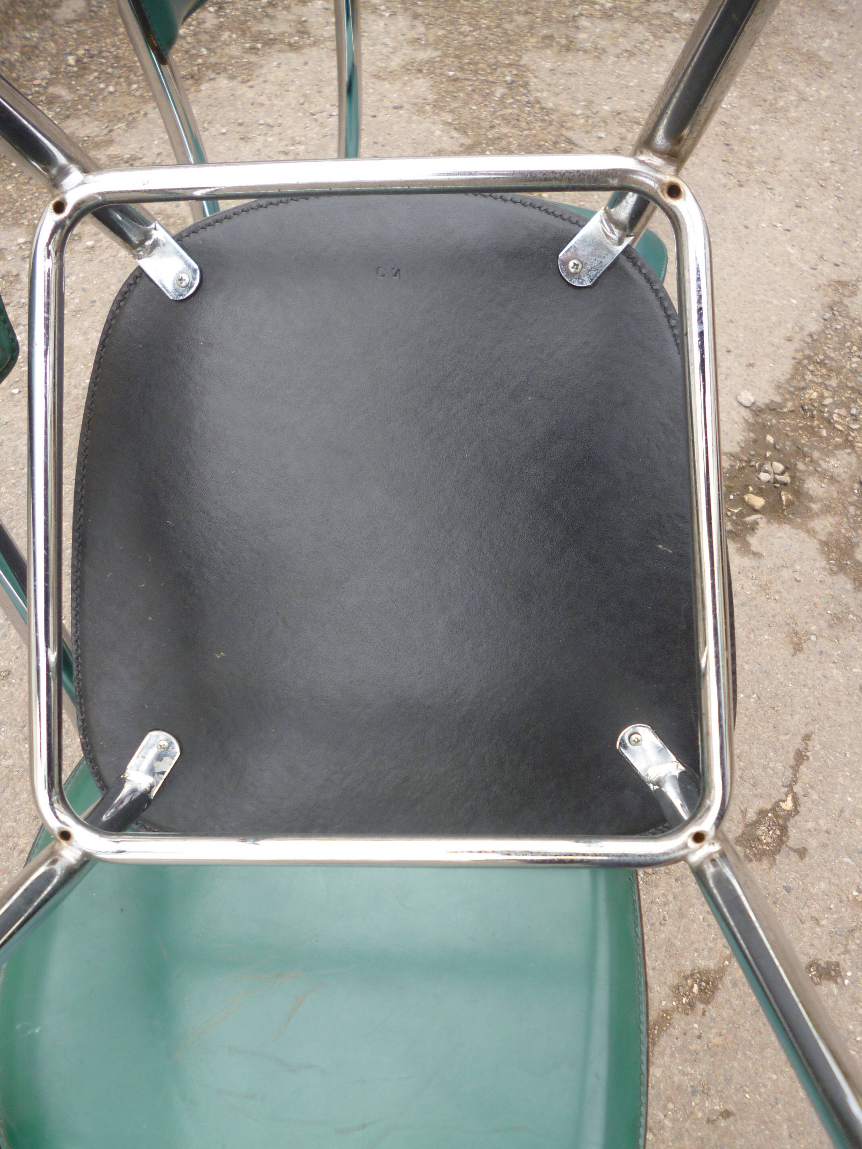 3 chaises chromé et cuir vert