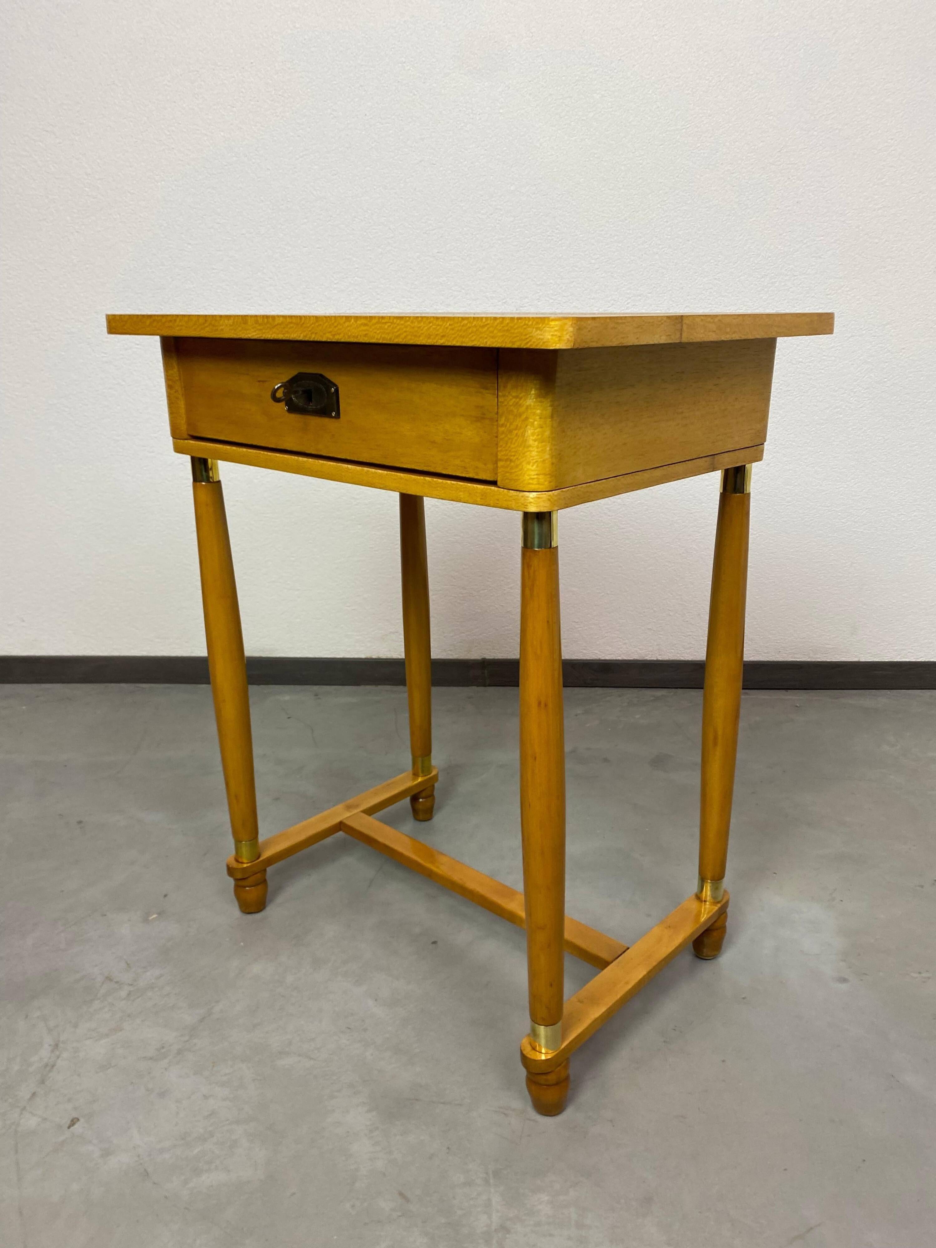 Table d'appoint art déco