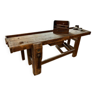 Carpenter's workbench