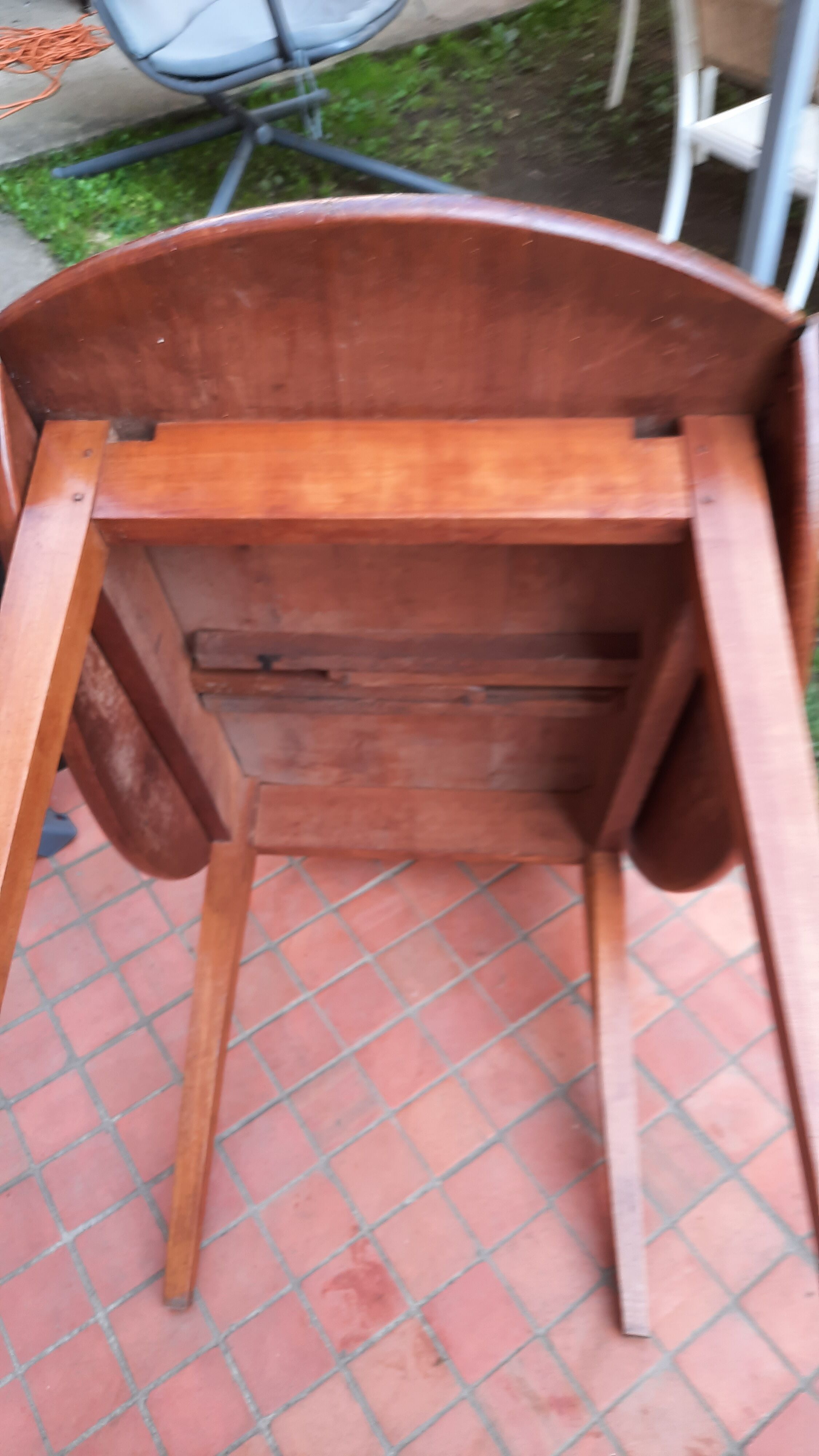 Cherry shutter table