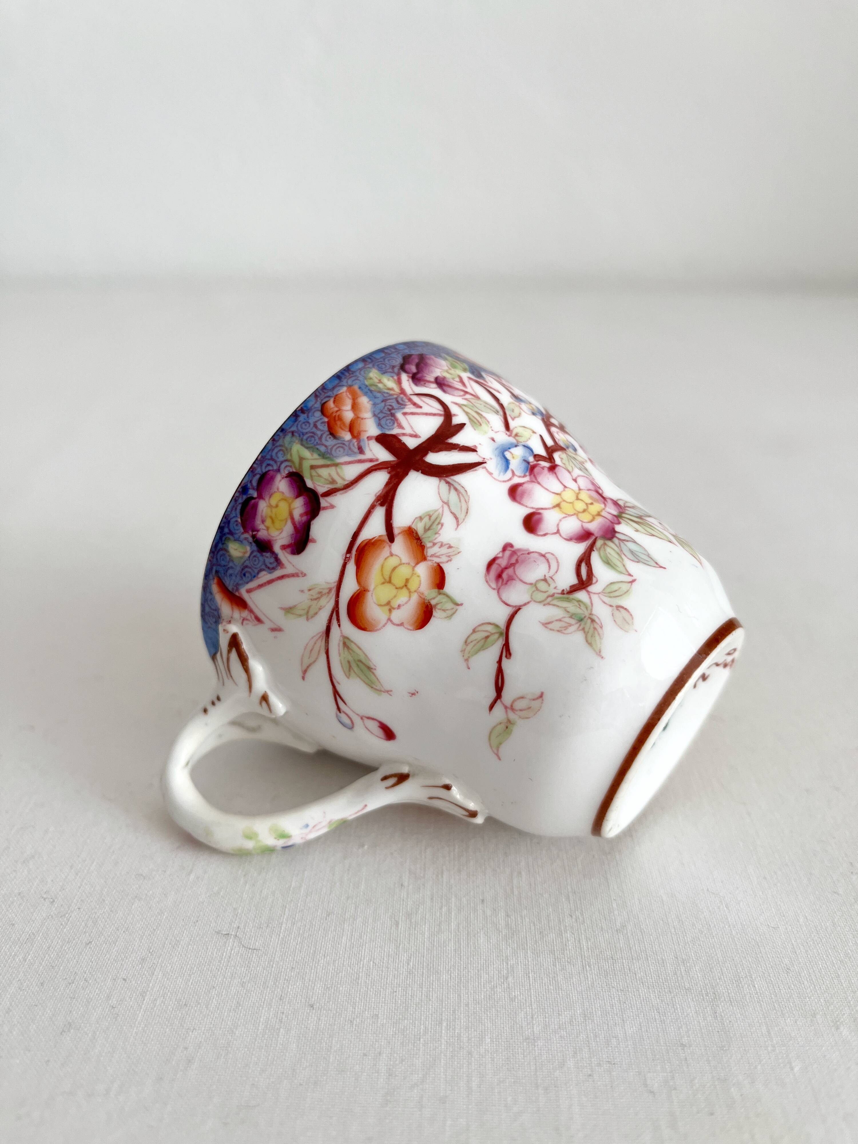 Tasse à café en faïence fine décor Minton Sarreguemines