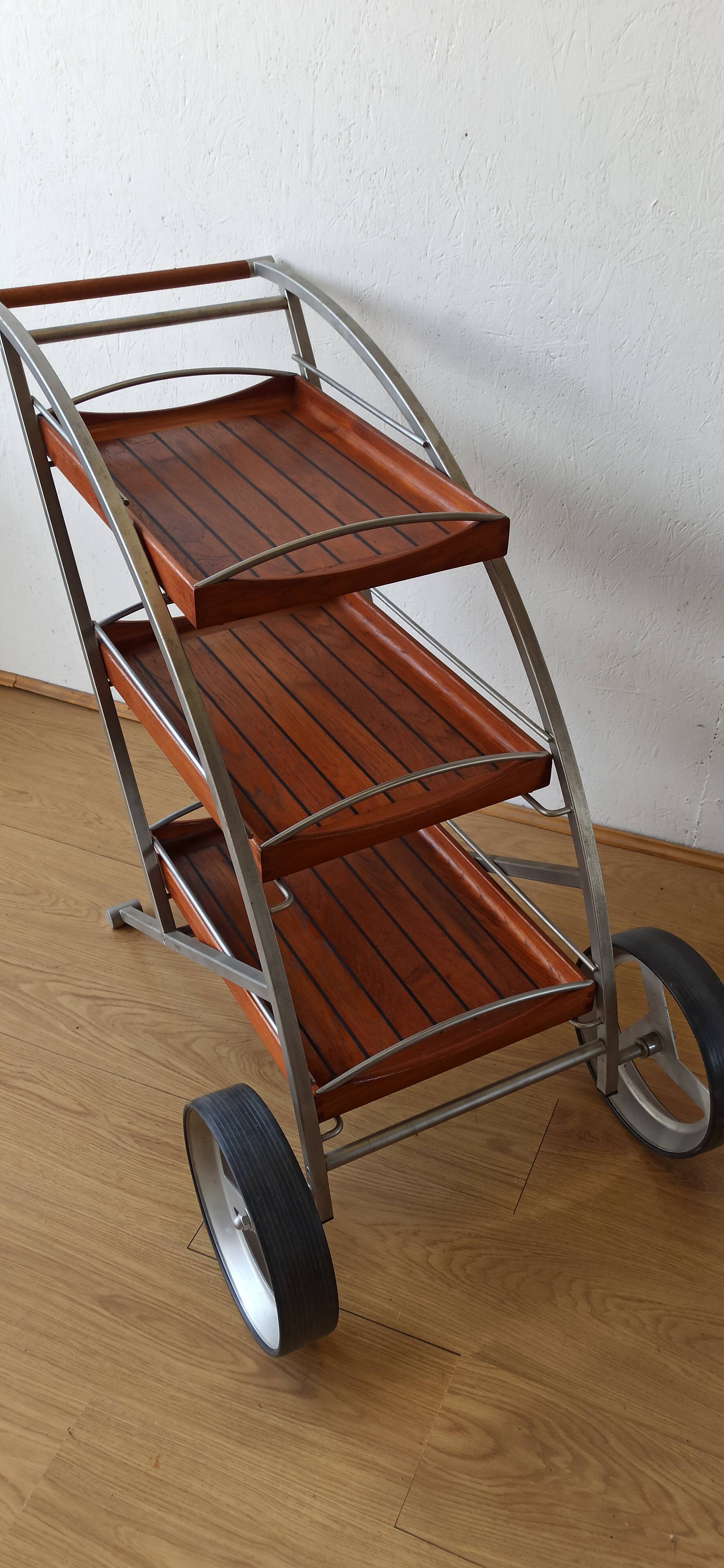 Chariot de bar, Danemark par Kircodan.