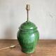 Lampe balustre en terre vernissée verte Provence 1960