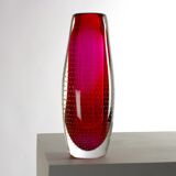 Vase with air bubble design by Eystein Sandnes
