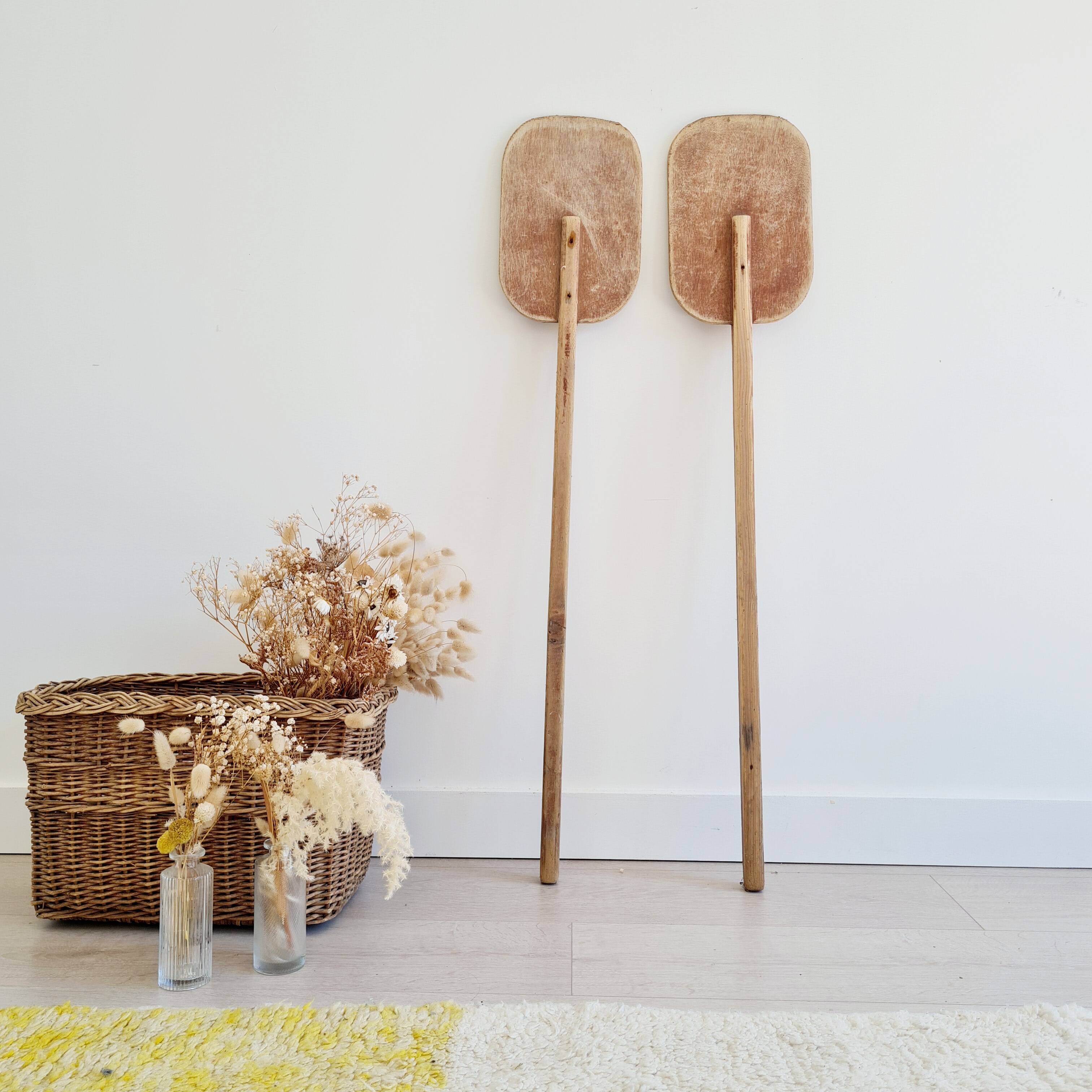 Paire de pagaies en bois