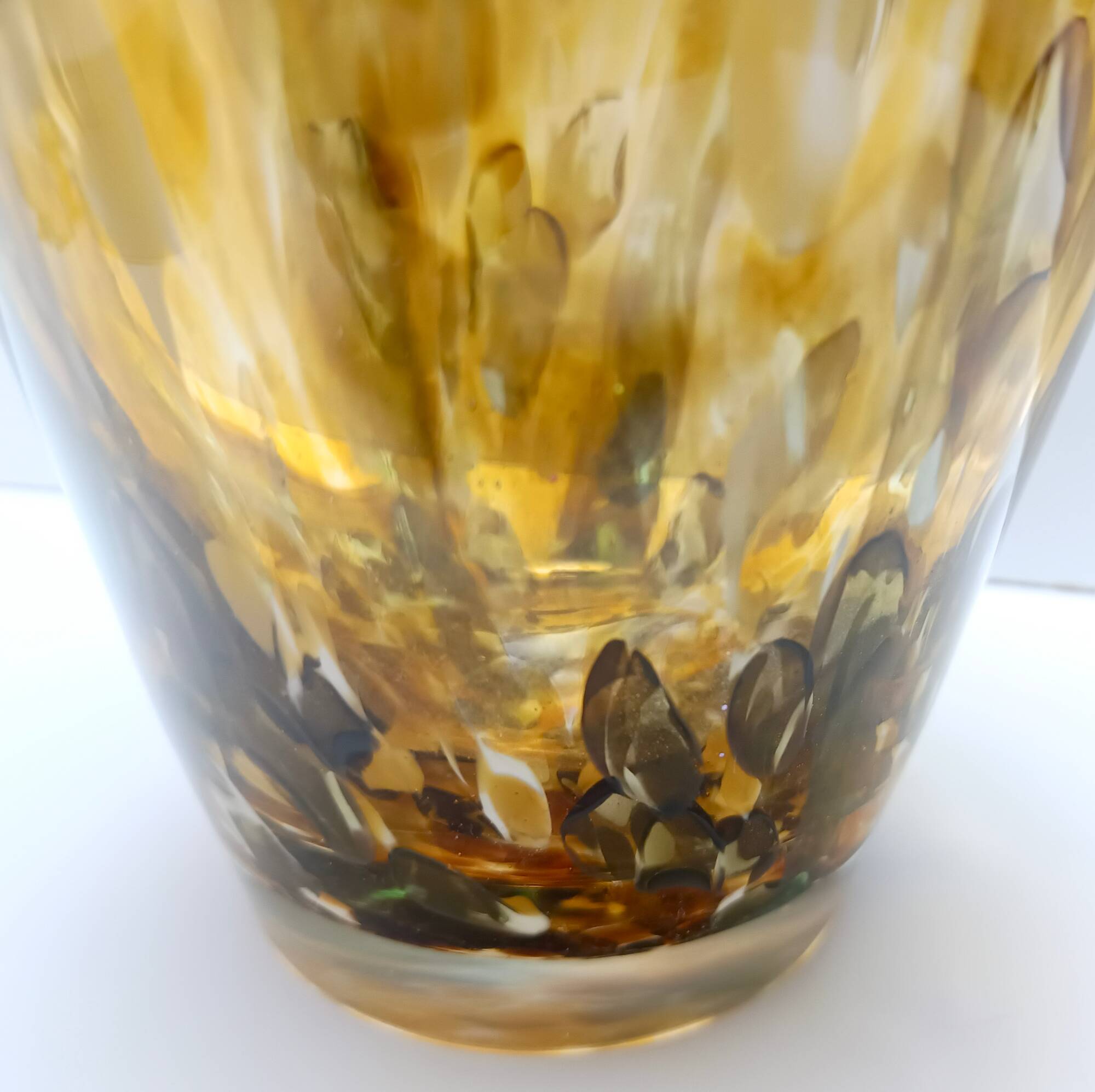 Large Yellow and Green Murano Glass Vase Fratelli Toso style with Aventurine