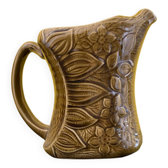Sarreguemines water jug in slipware