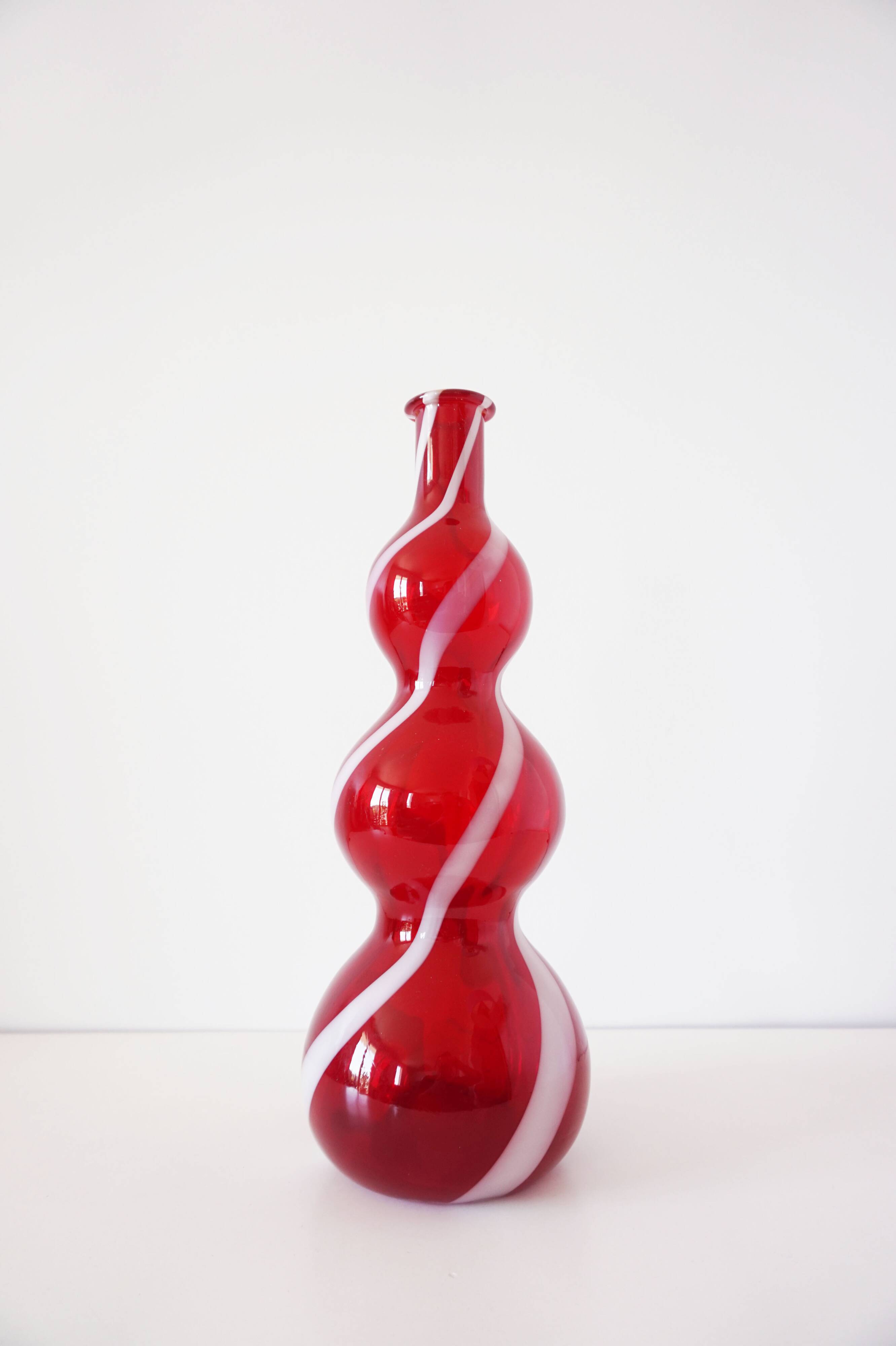 Italian carafe, blown glass, red Empoli.