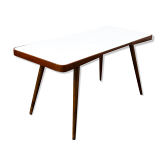 Jiroutek table in white glass