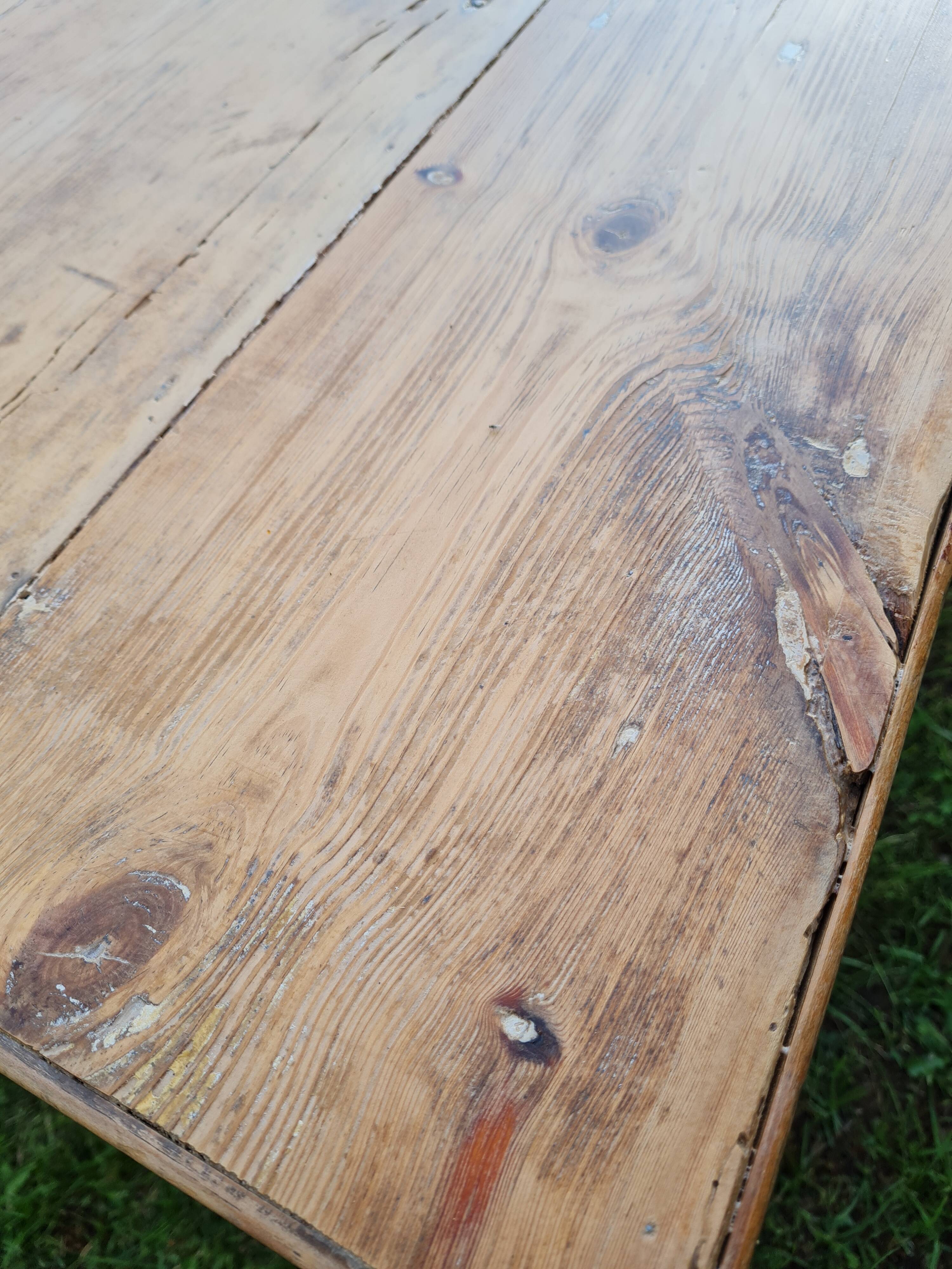Farm table