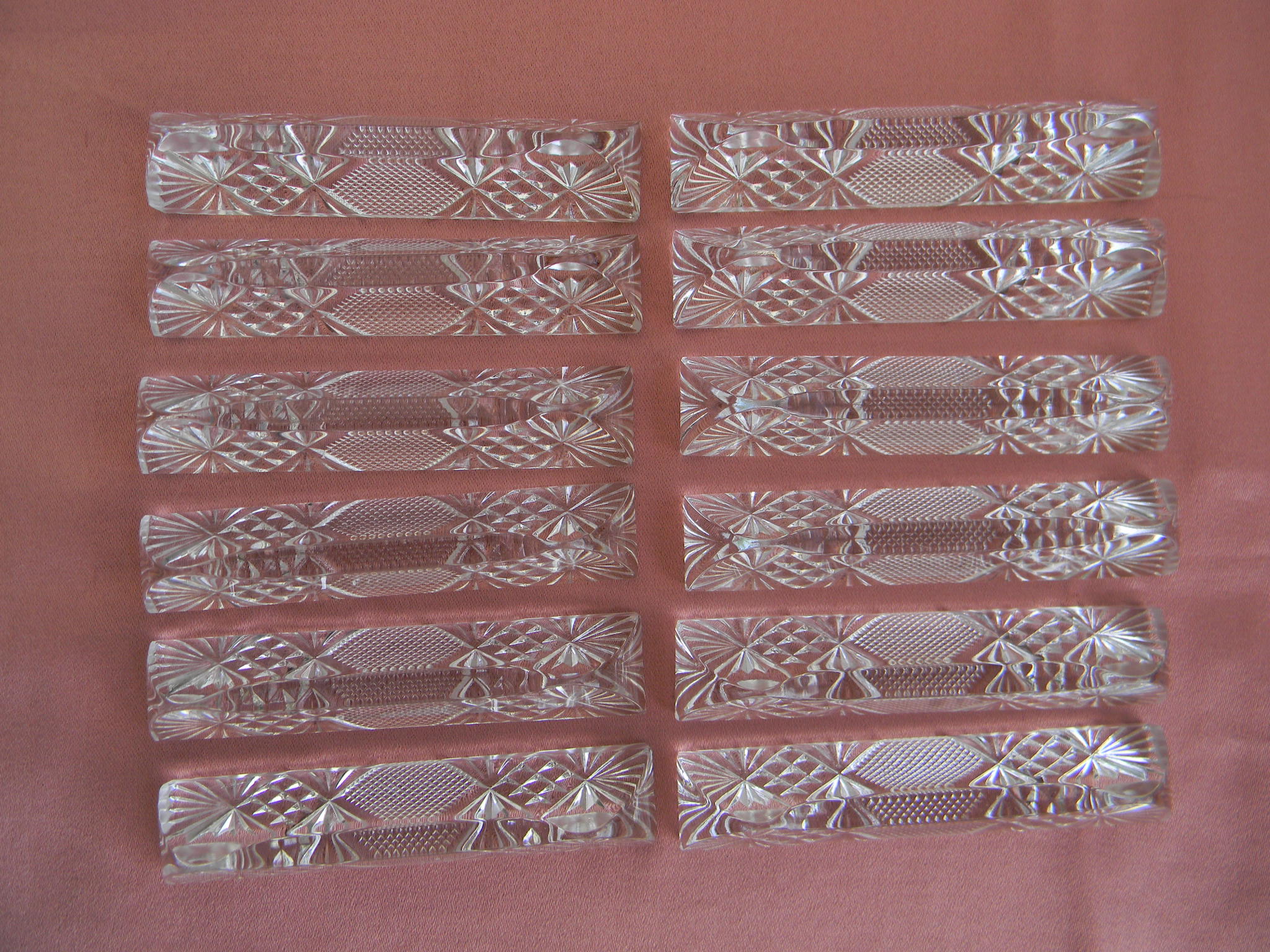 Set of 12 knife holders in cut crystal