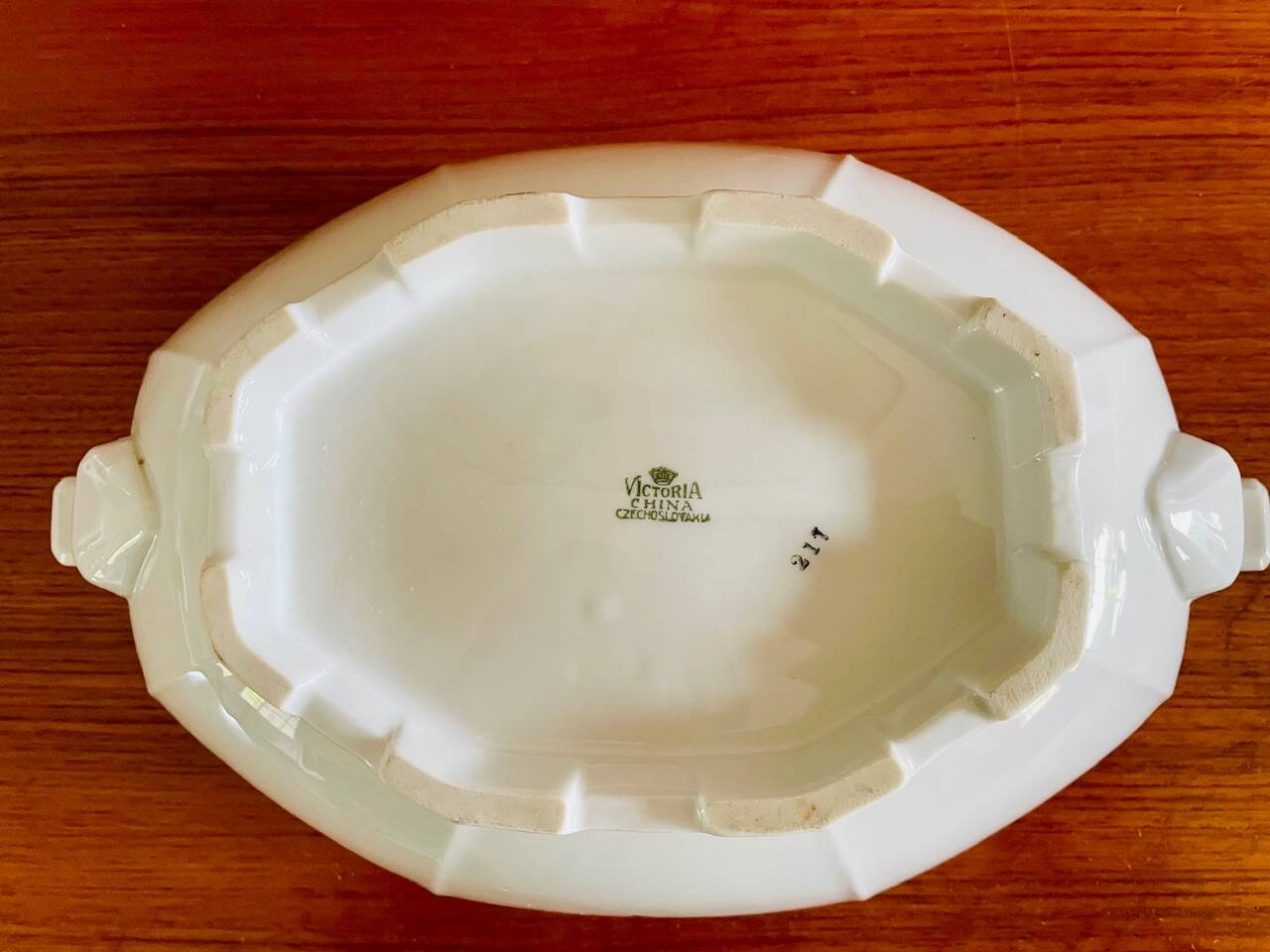 Art Deco soup tureen by Victoria China Czechoslovakia, 1920s